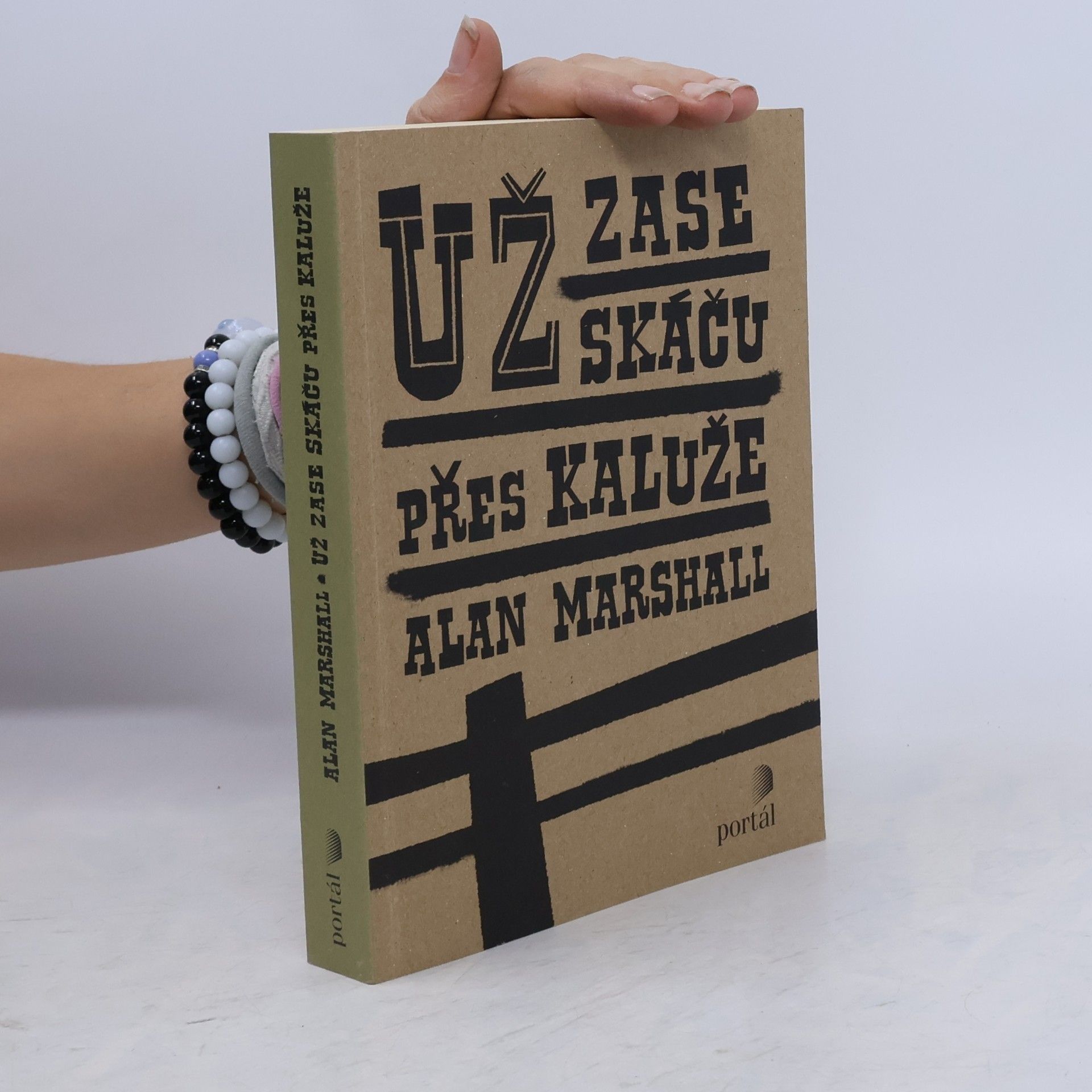 Alan Marshall Už zase skáču přes kaluže