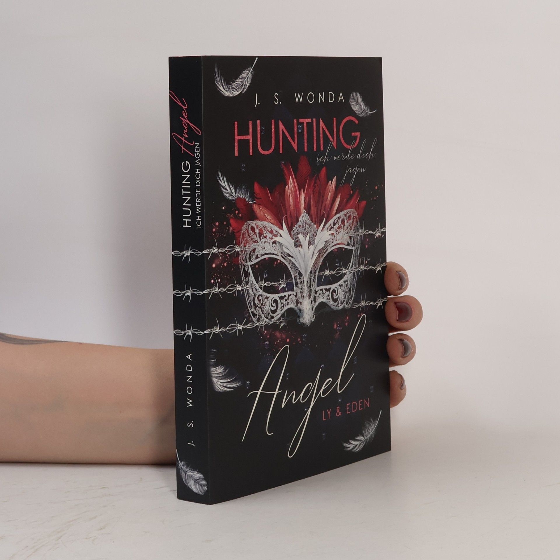 Jane S. Wonda Hunting Angel