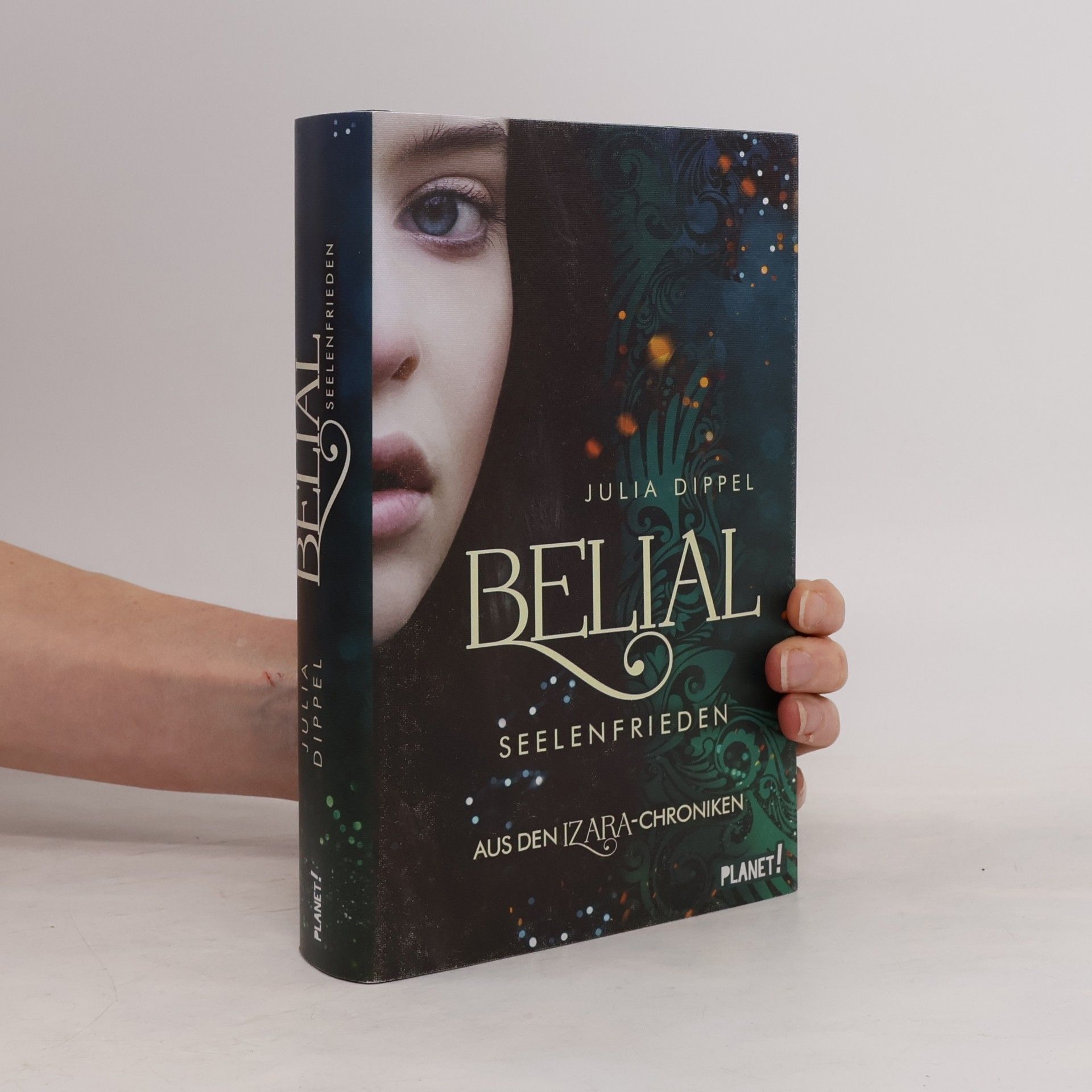 Julia Dippel Izara 6: Belial