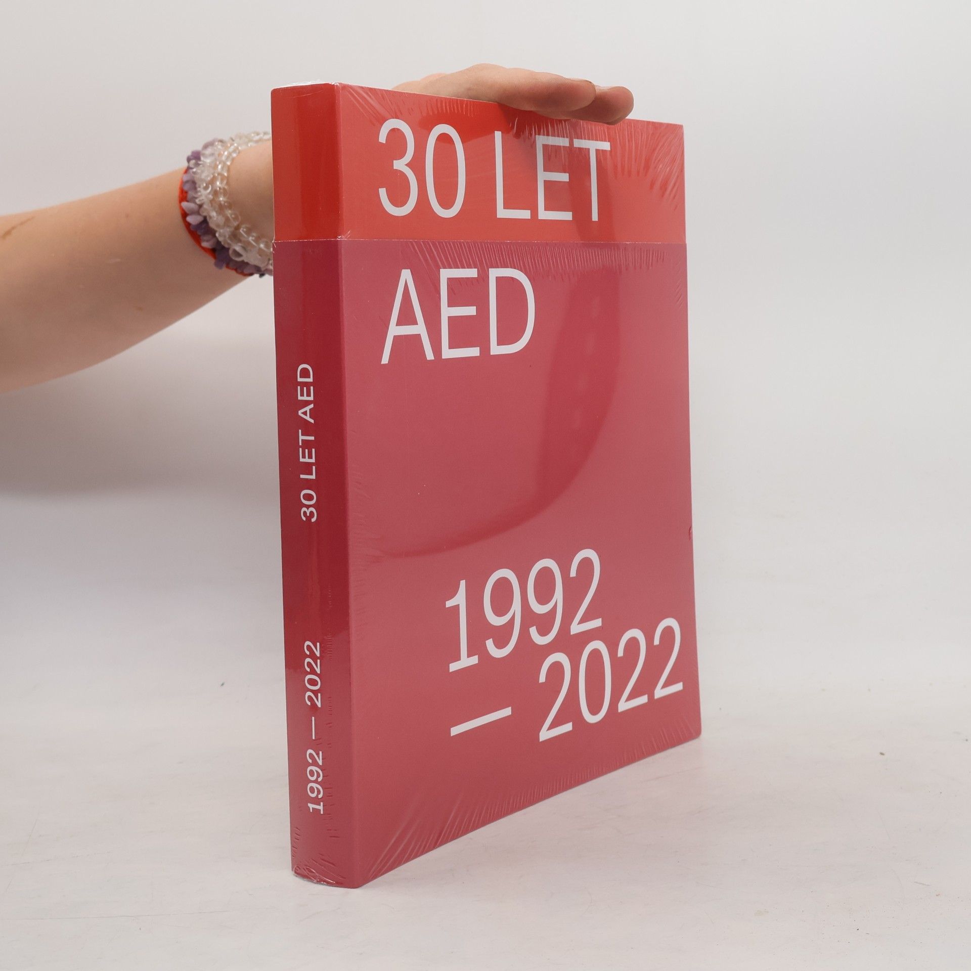 30 let AED