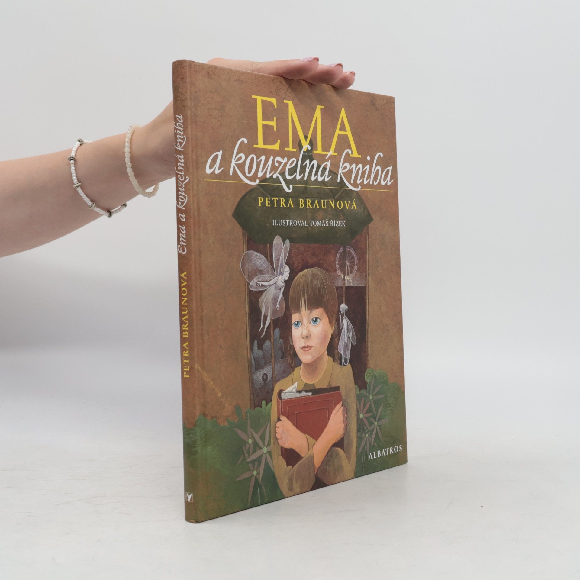 Ema a kouzelná kniha