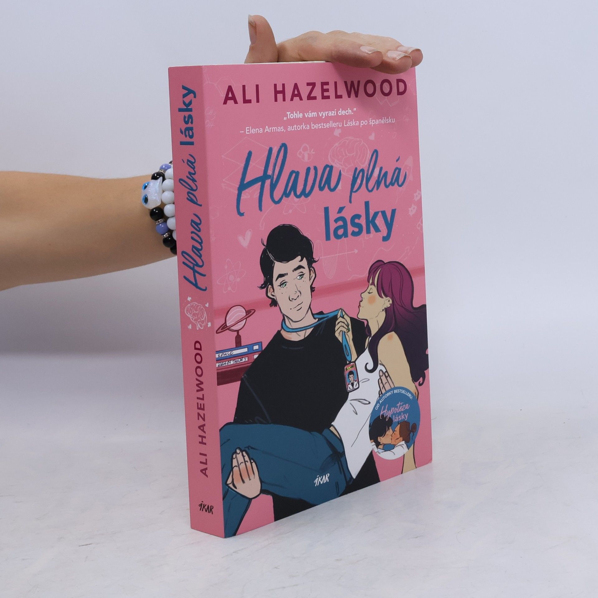Ali Hazelwood Hlava plná lásky
