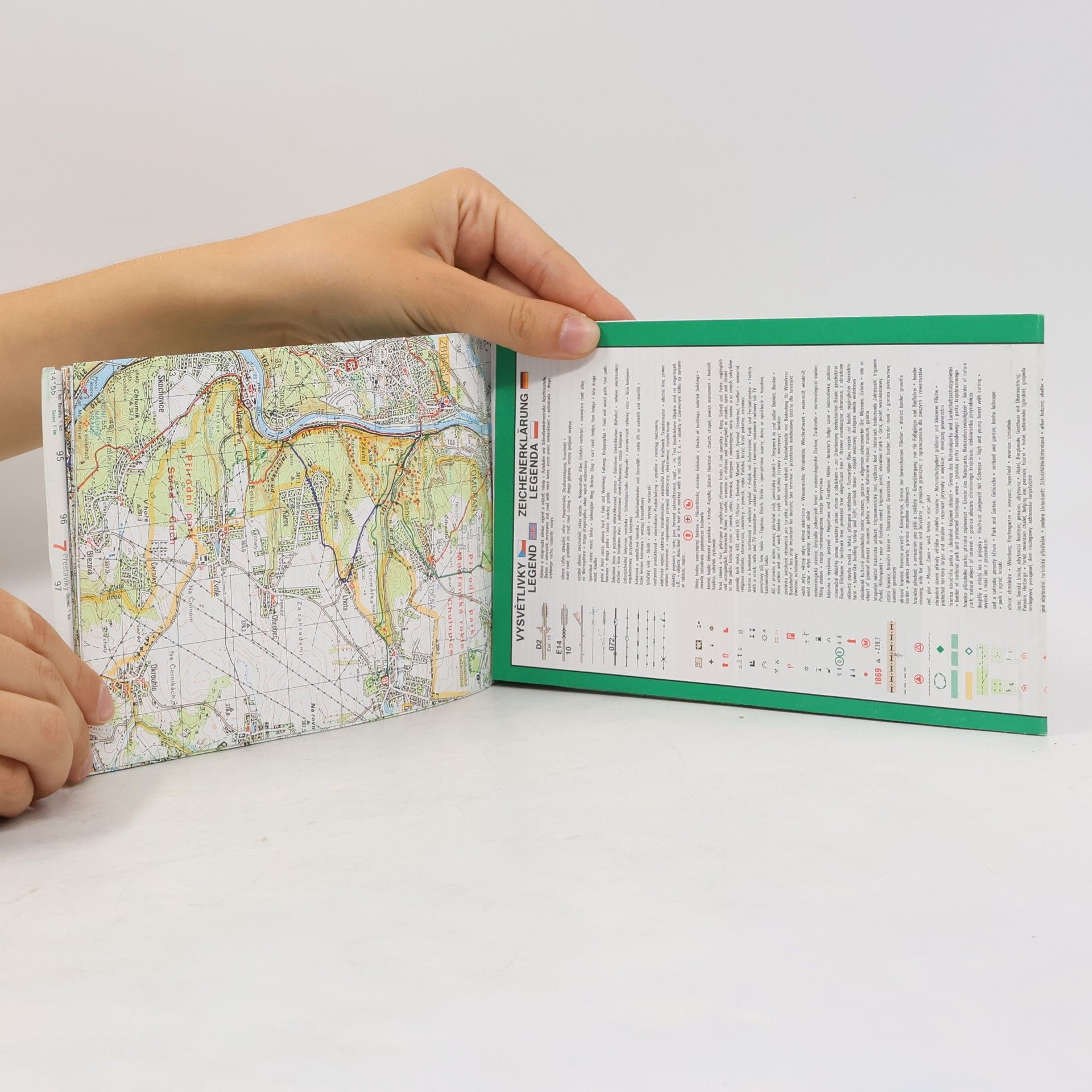 Slovensko) Vojenský kartografický ústav (Harmanec Okolí Prahy : východ : turistická mapa 1:50 000 = hiking map = Wanderkarte = mapa turystyczna