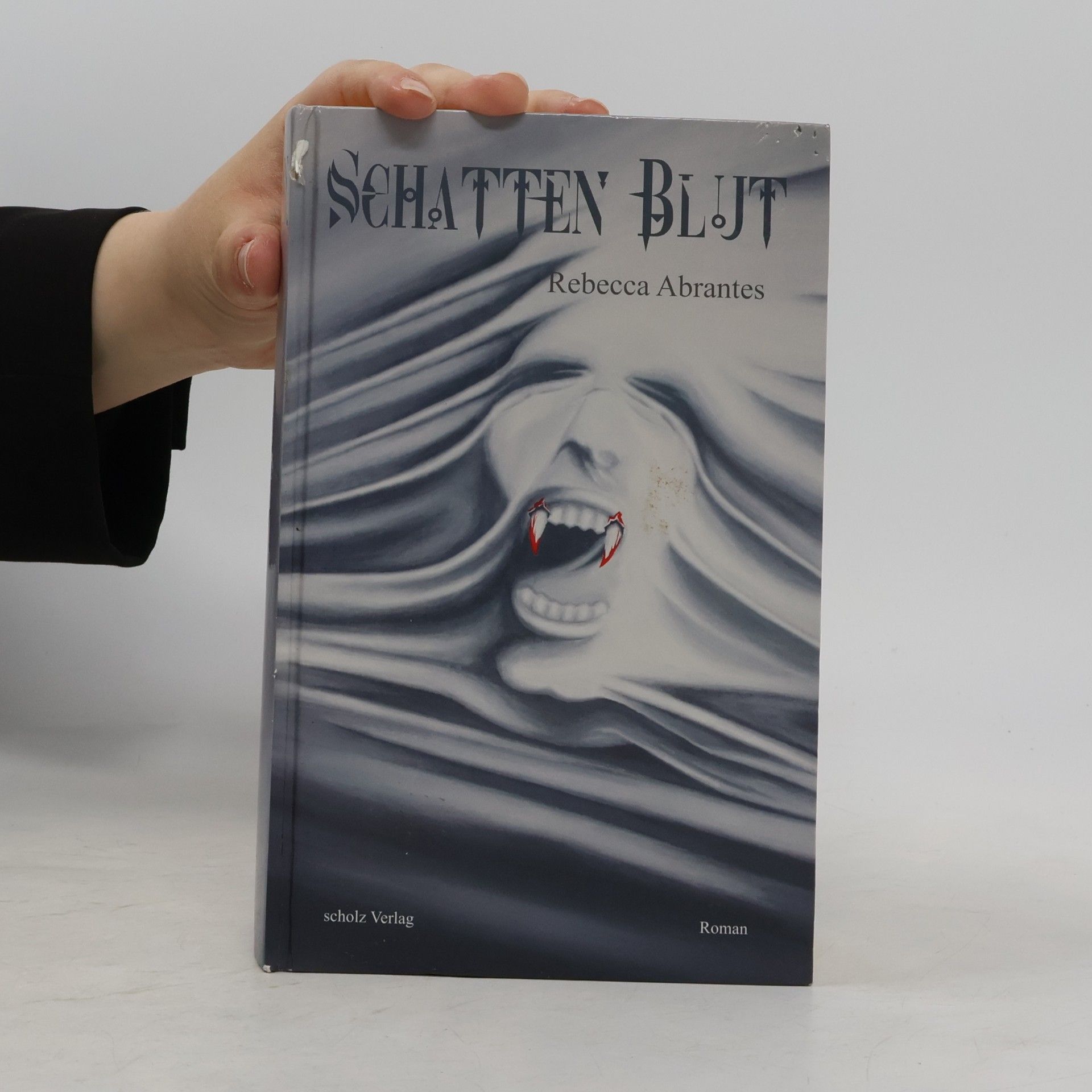 Rebecca Abrantes Schatten Blut
