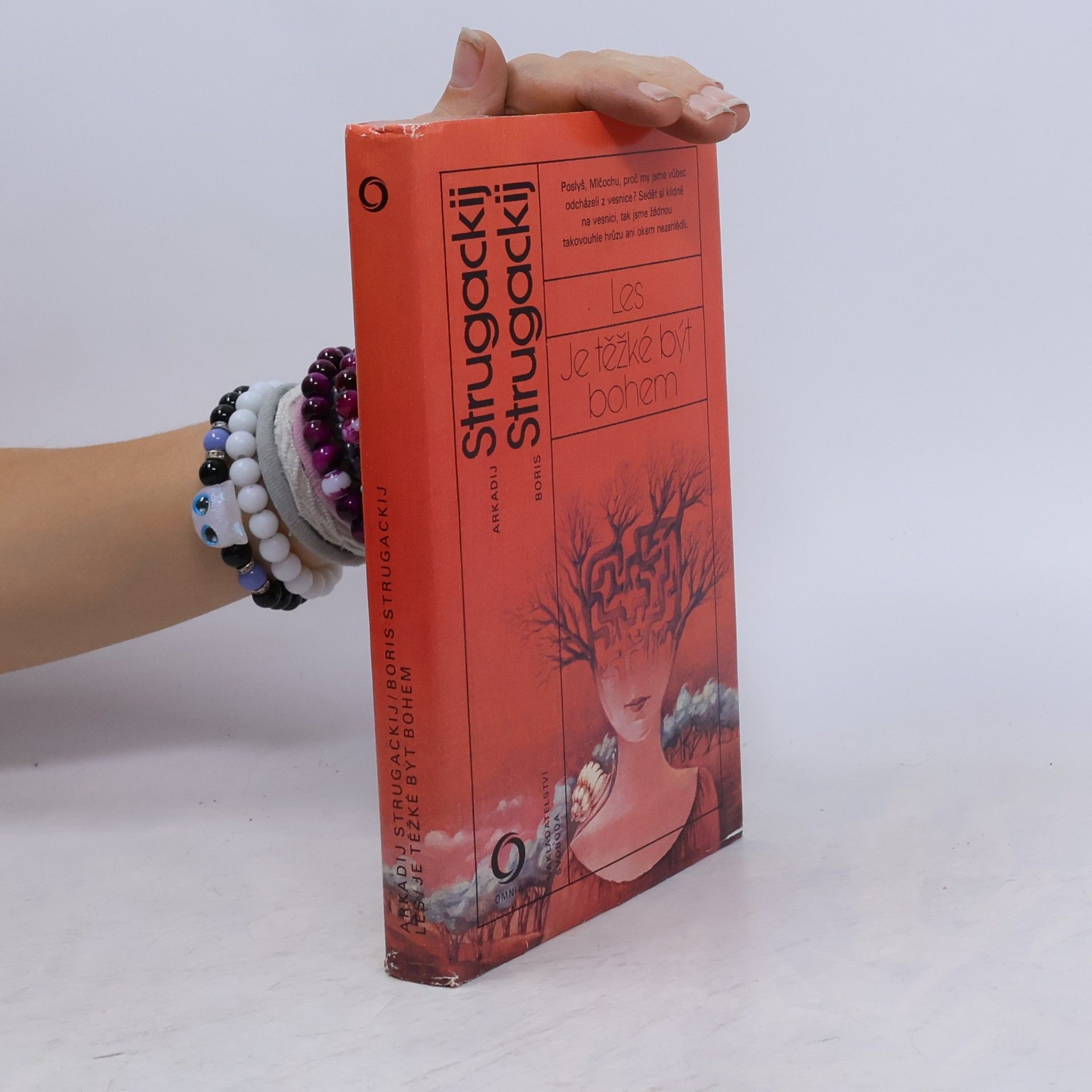 Arkady Strugatsky Les. Je těžké být bohem