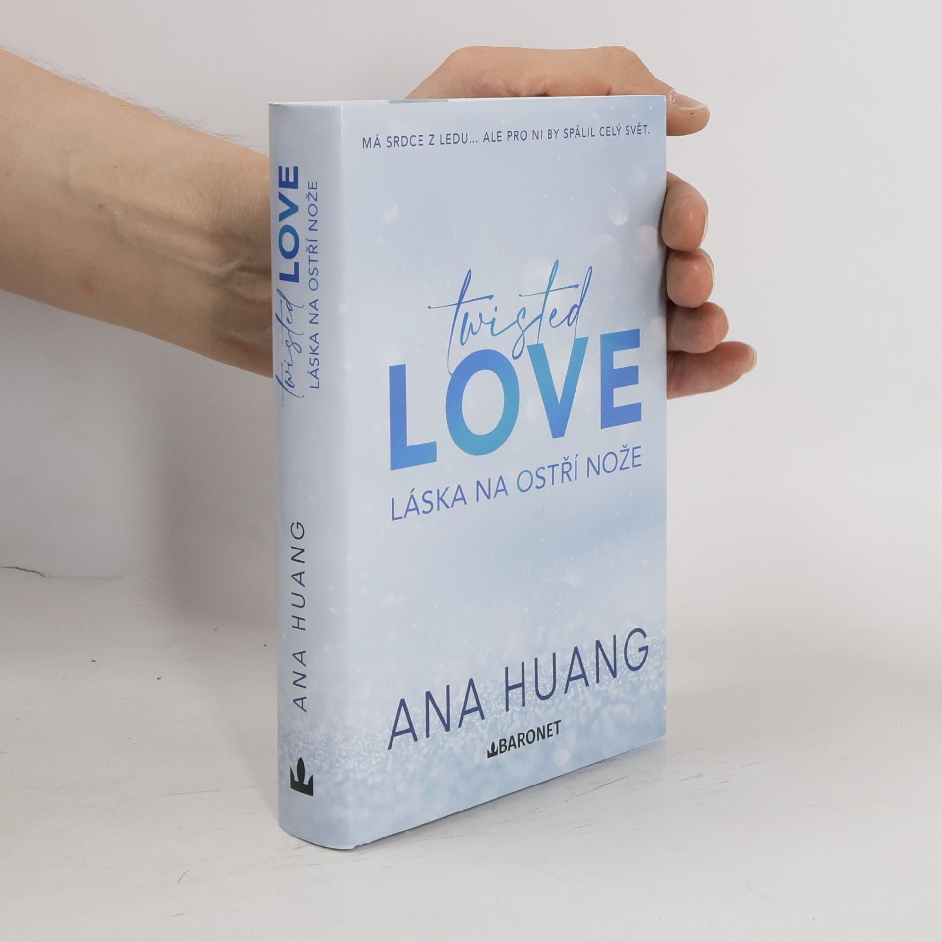 Ana Huang Twisted love. Láska na ostří nože