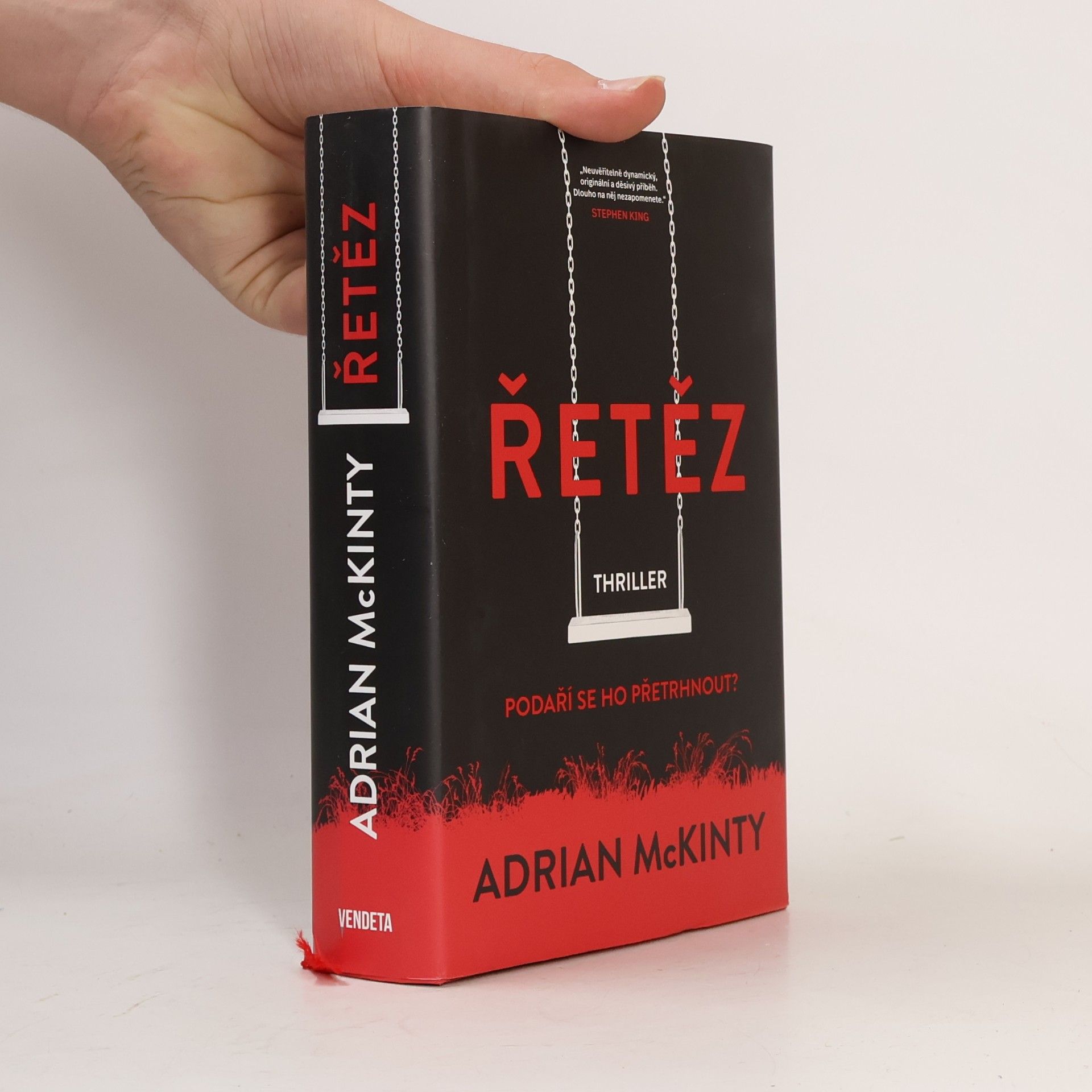 Adrian McKinty Řetěz