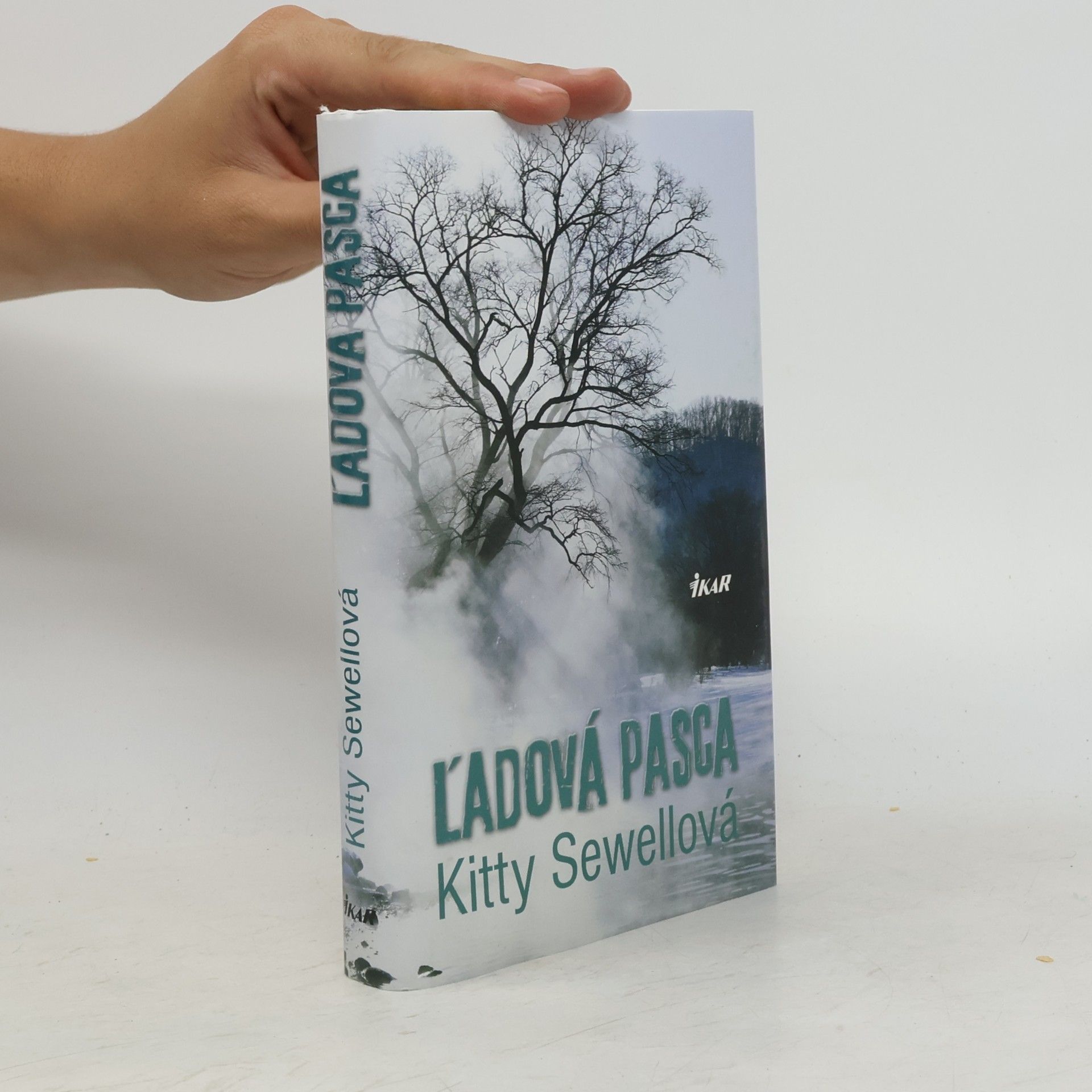Kitty Sewell Ľadová pasca