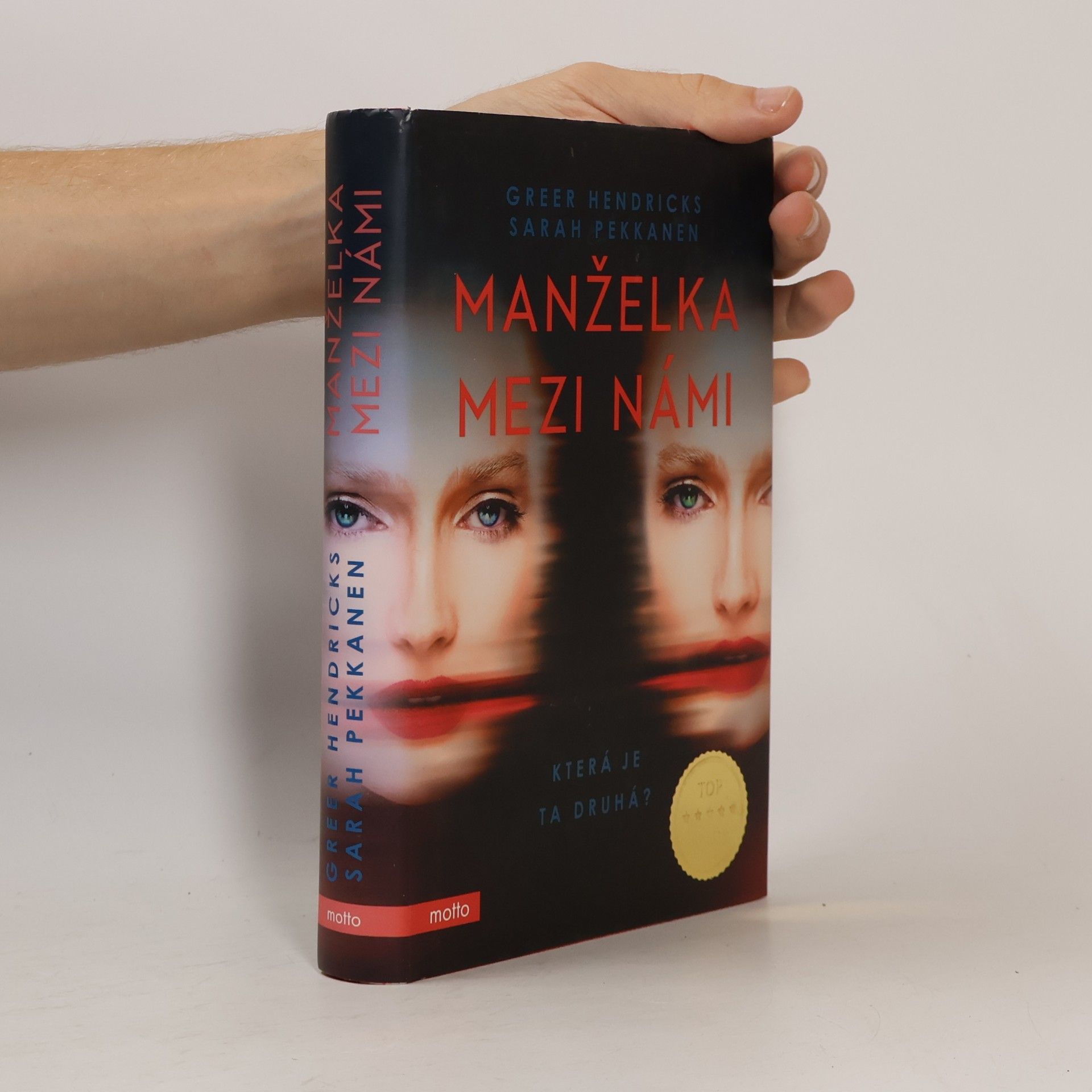 Greer Hendricks Manželka mezi námi