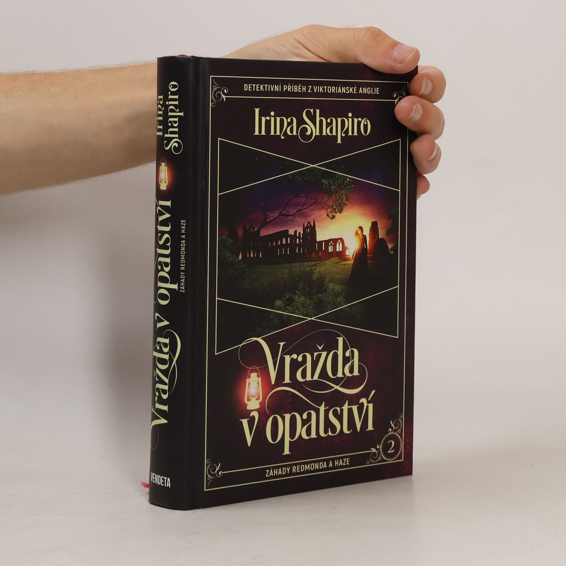 Irina Shapiro Vražda v opatství : záhady Redmonda a Haze