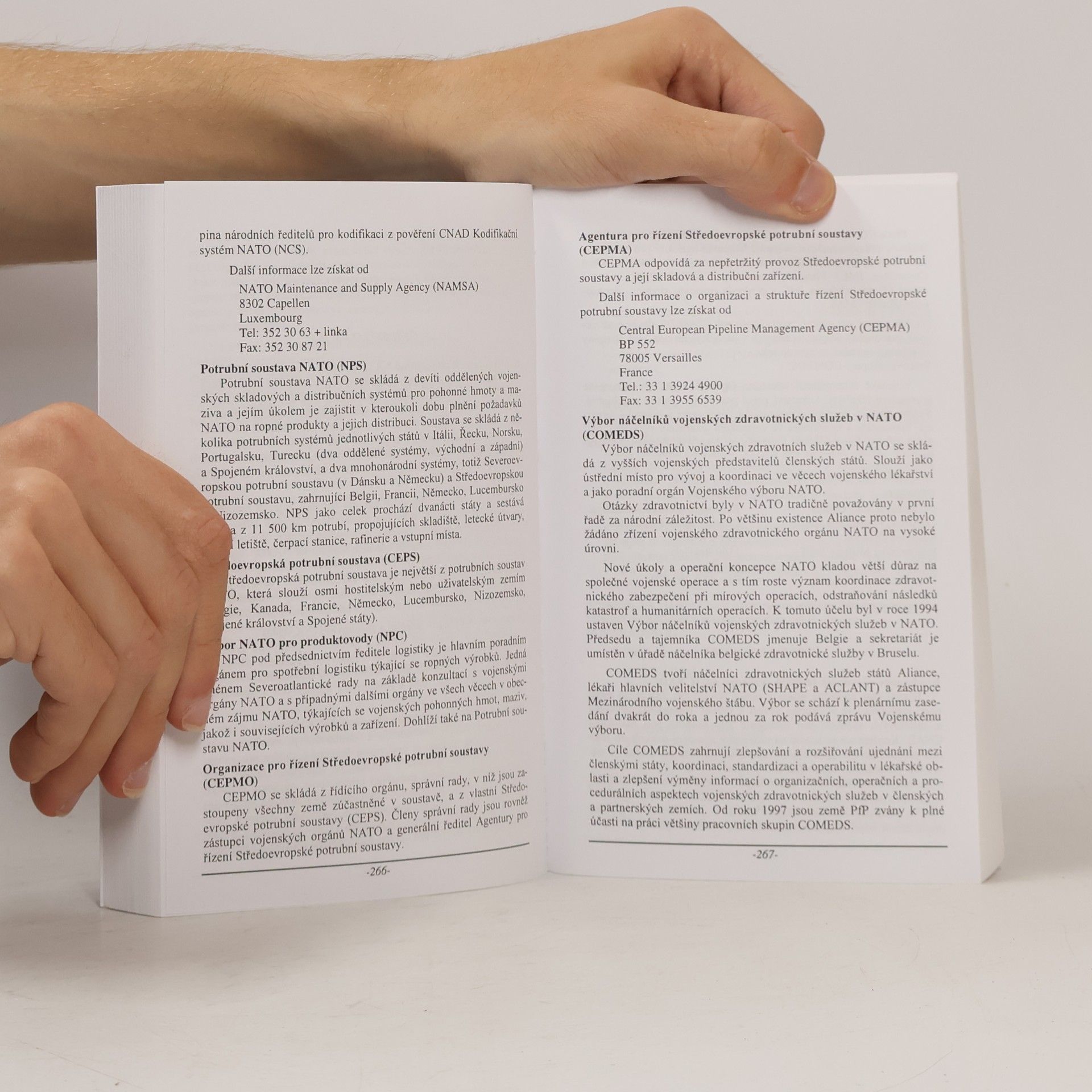 Various authors Příručka NATO. Vydání k 50. výročí
