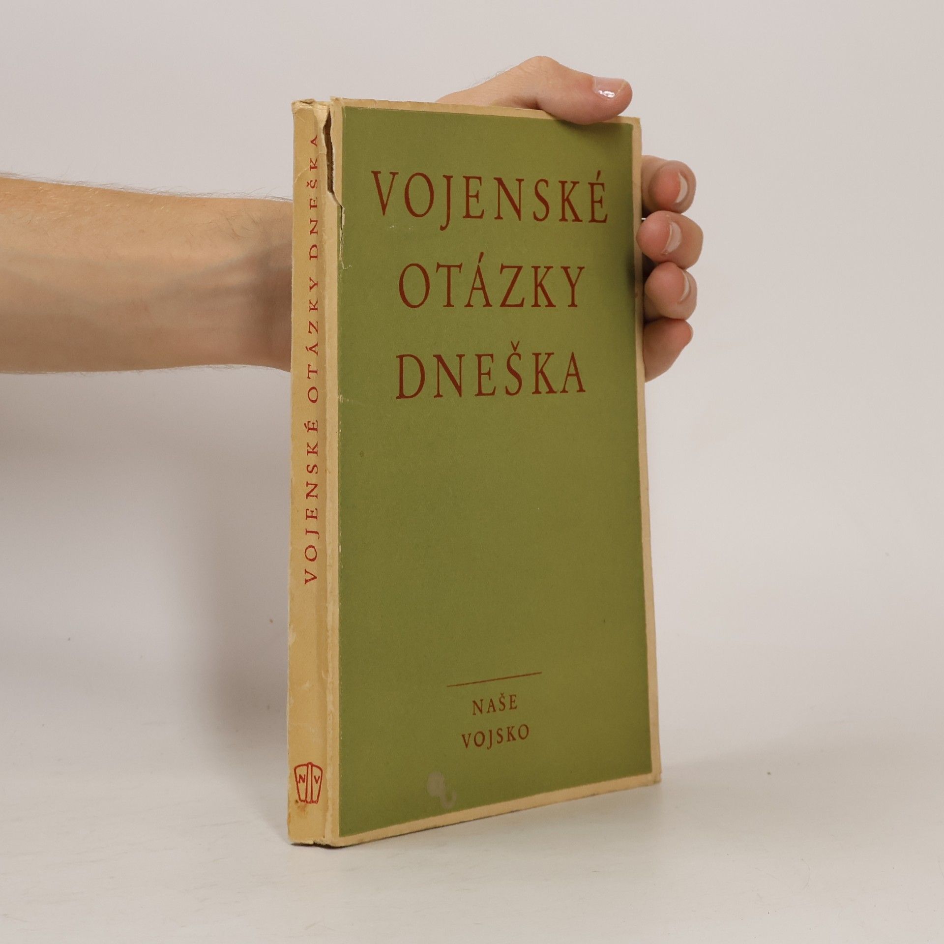 J. Hecht Vojenské otázky dneška