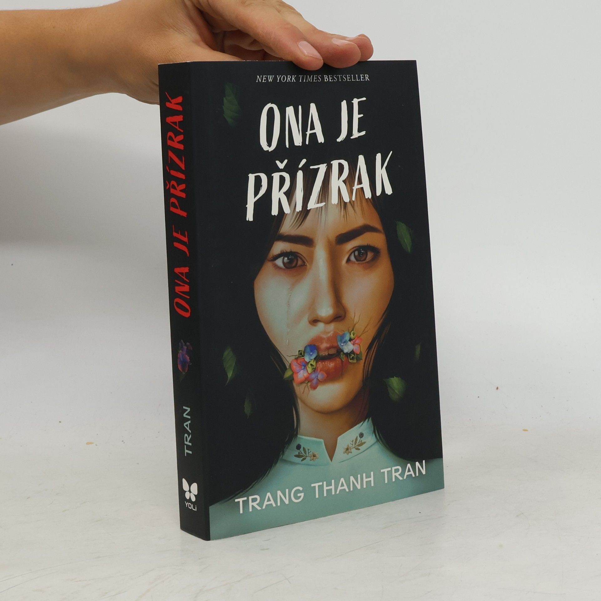 Trang Thanh Tran Ona je přízrak