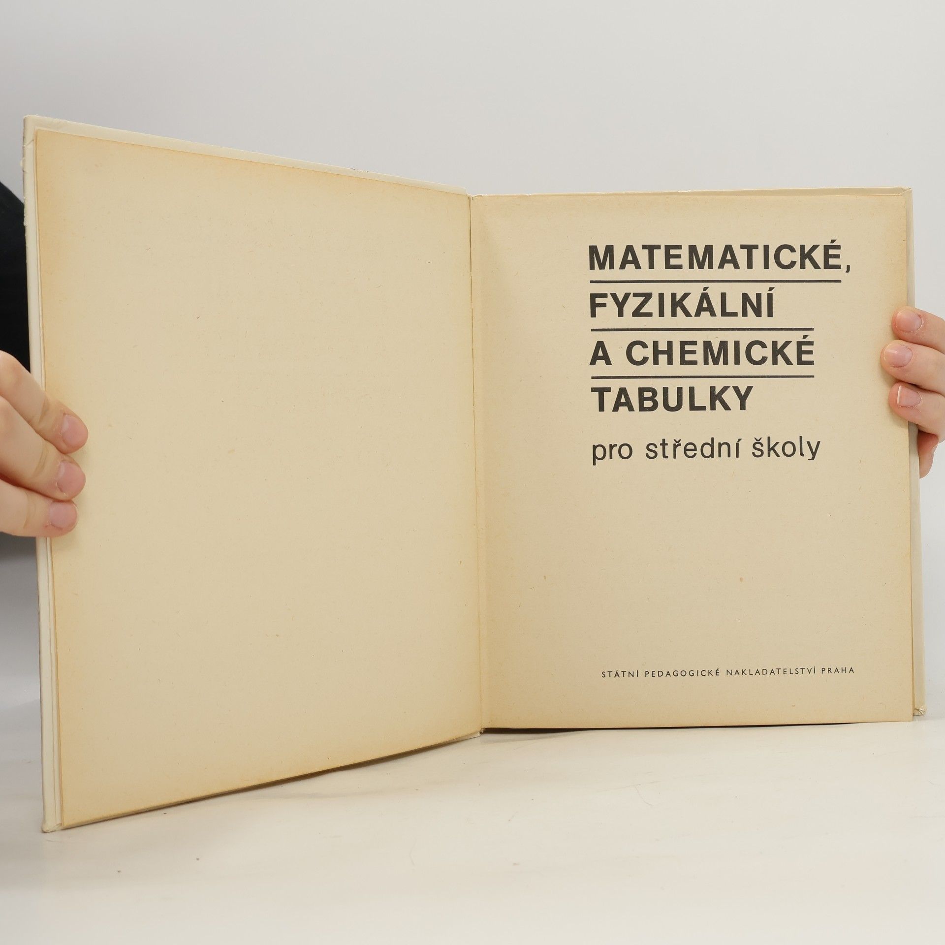 Autorenkollektiv Matematické, fyzikální a chemické tabulky pro střední školy