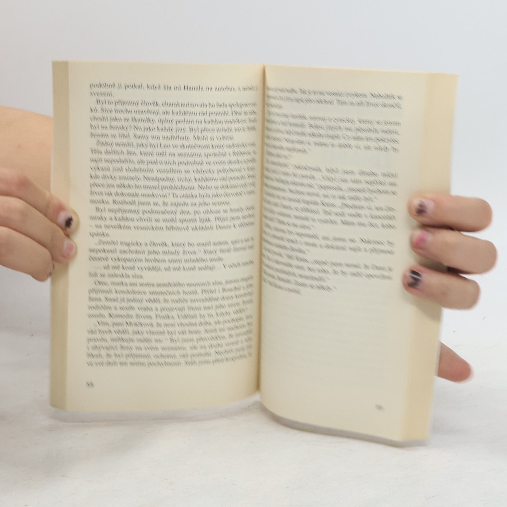Autorenkollektiv Tajemství padesáti žen. Skutečné kriminální případy