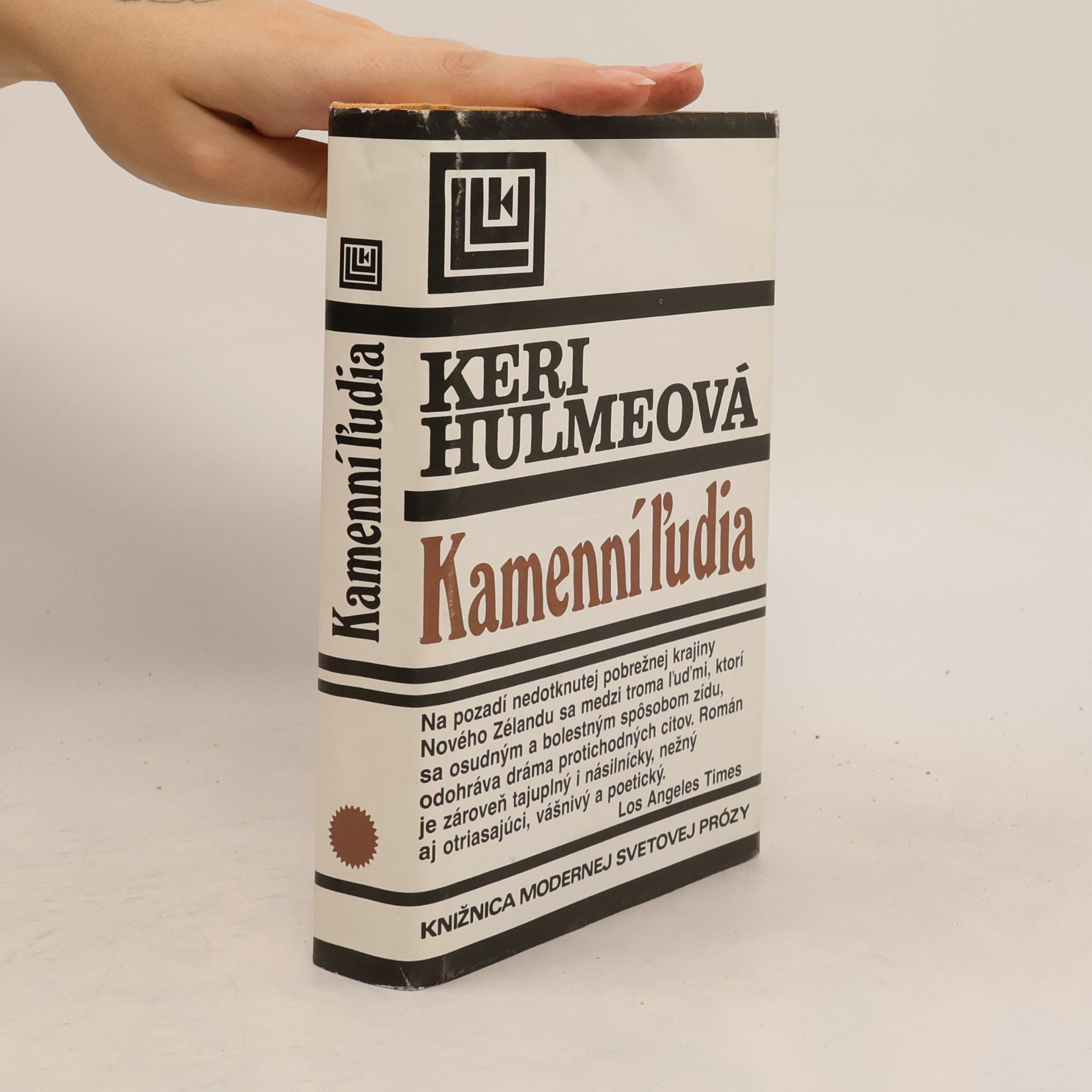 Keri Hulme Kamenní ľudia