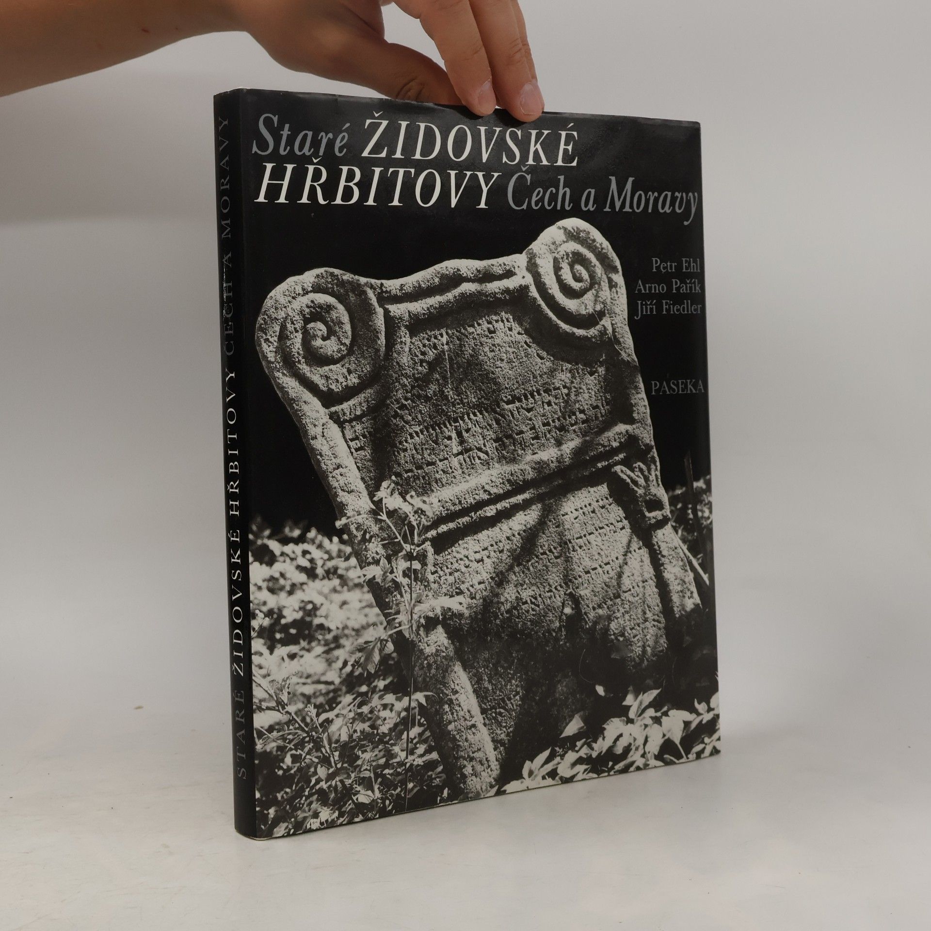 Arno Pařík Staré židovské hřbitovy Čech a Moravy