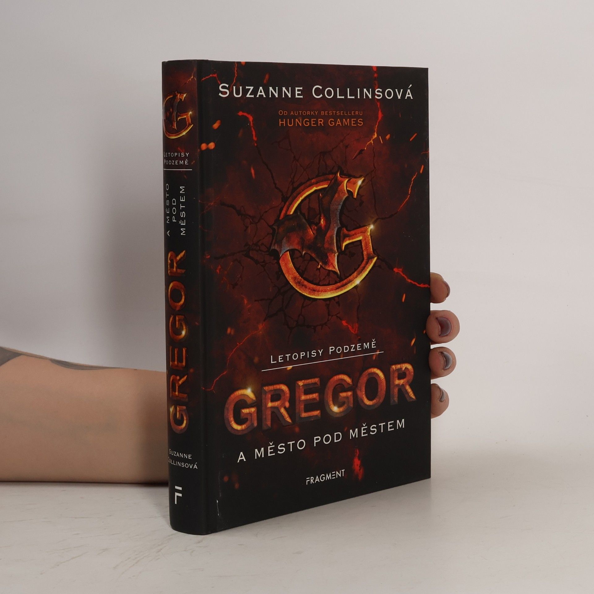 Suzanne Collins Letopisy Podzemě. Gregor a město pod městem