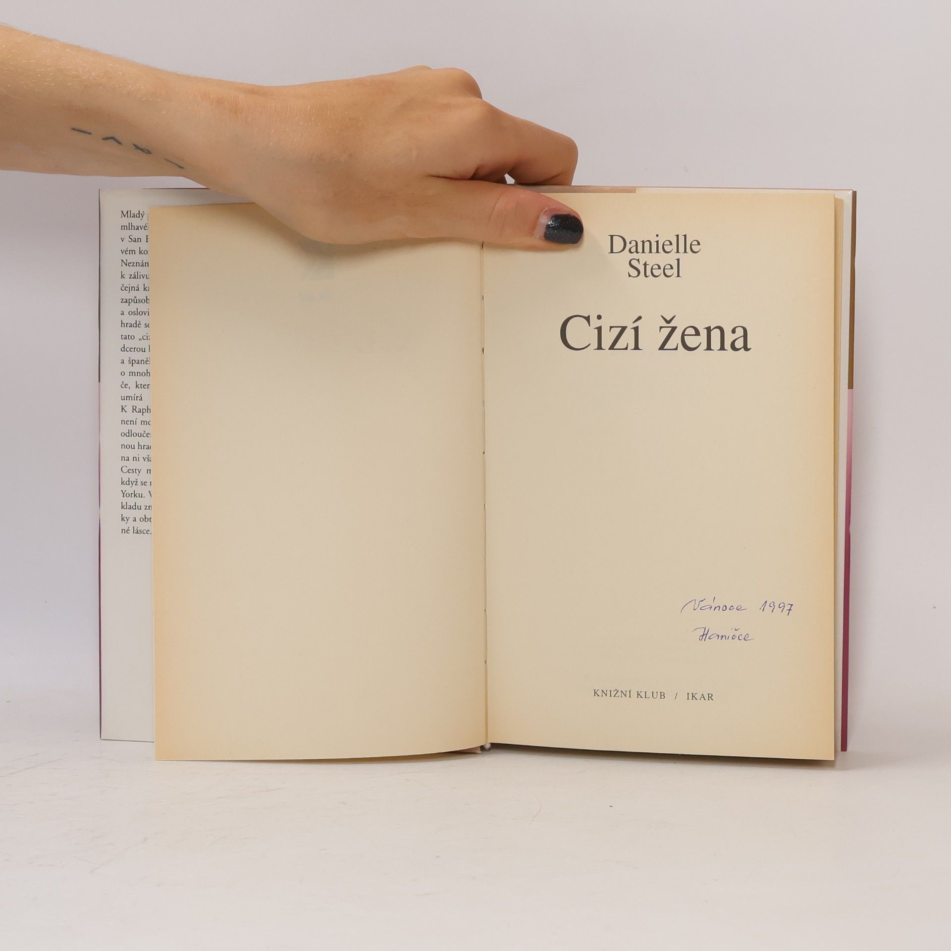 Danielle Steel Cizí žena