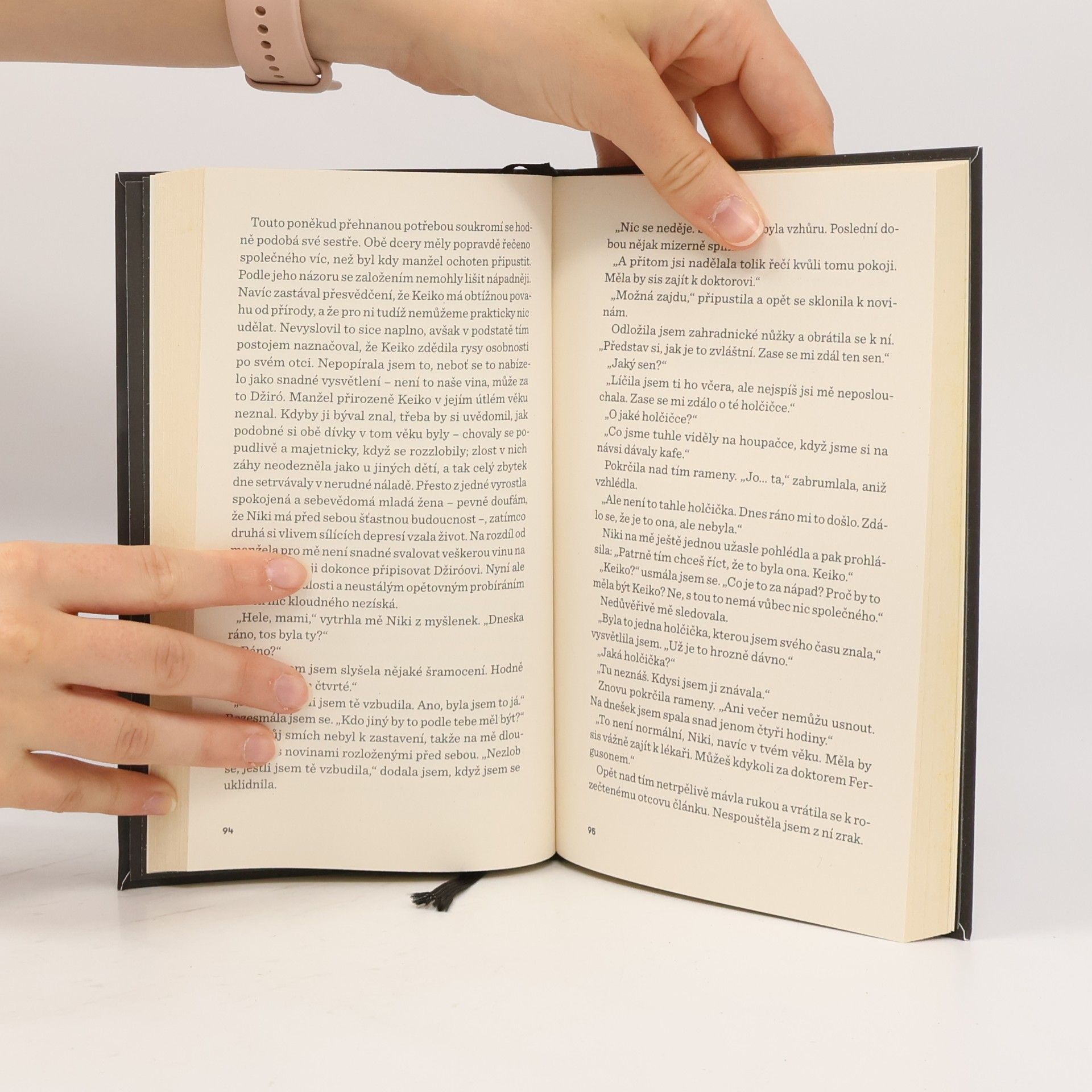 Kazuo Ishiguro Vybledlá krajina s kopci