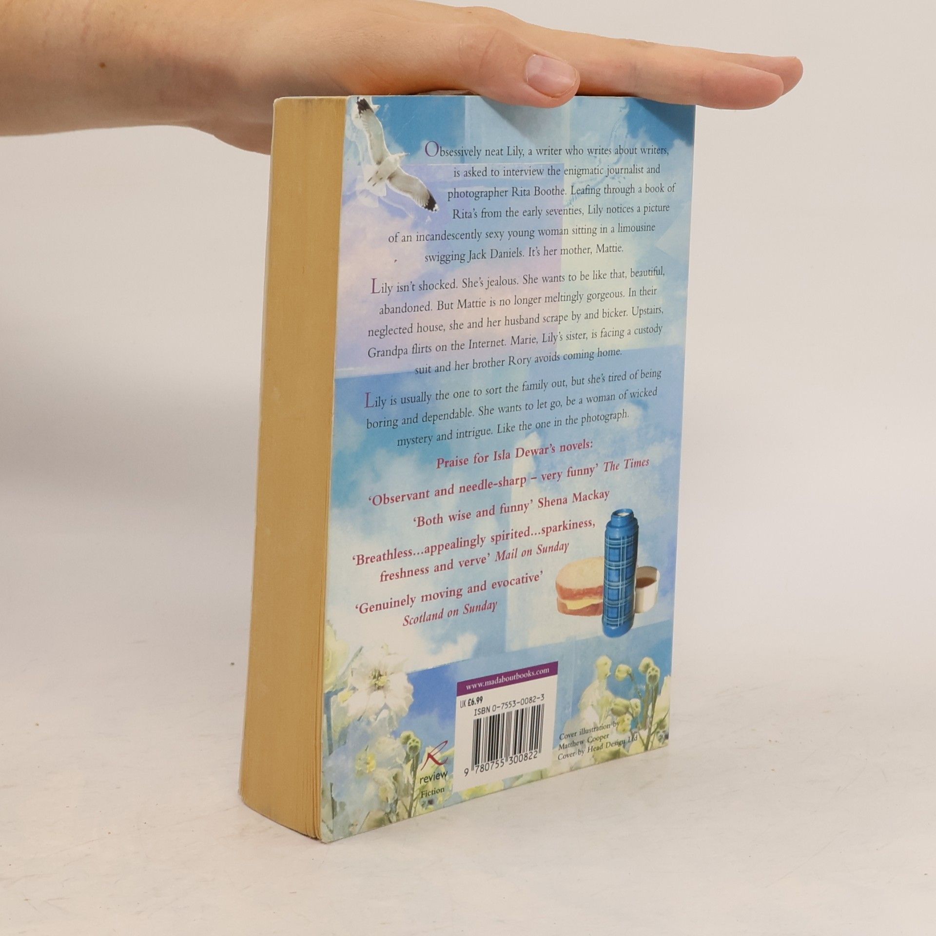 Isla Dewar Secrets of a Family Album