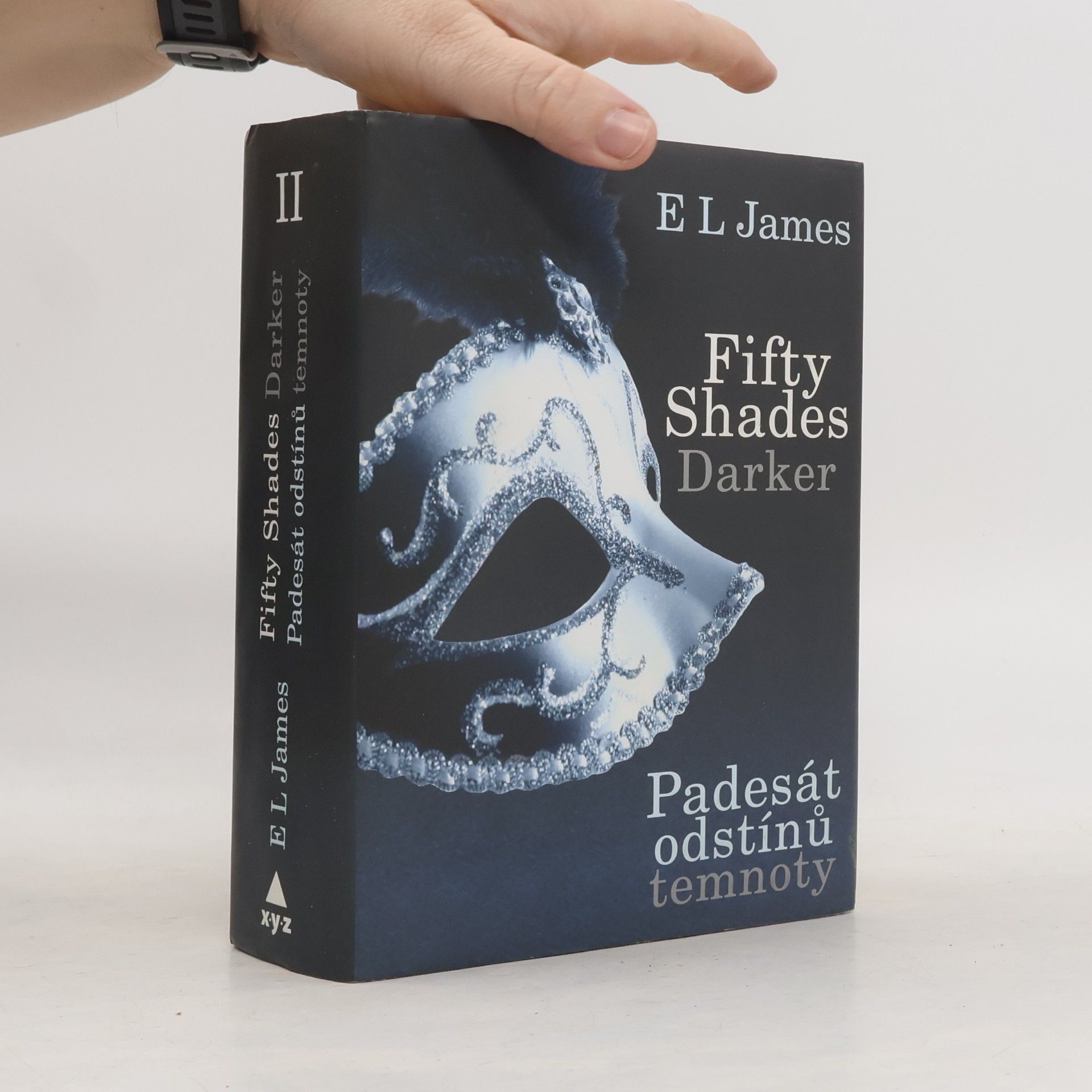 E. L. James Padesát odstínů temnoty