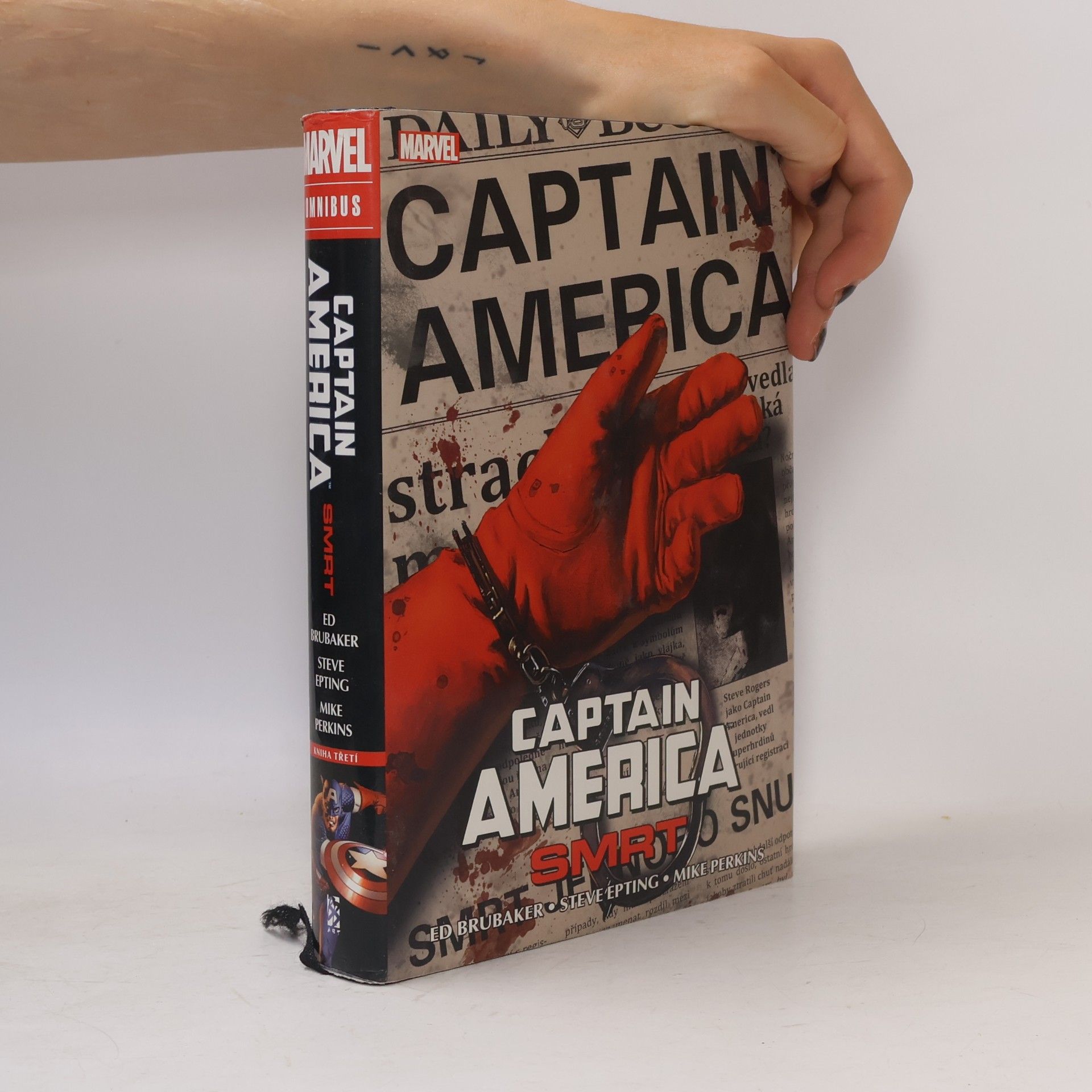 Mike Perkins Captain America omnibus. Kniha třetí, Smrt