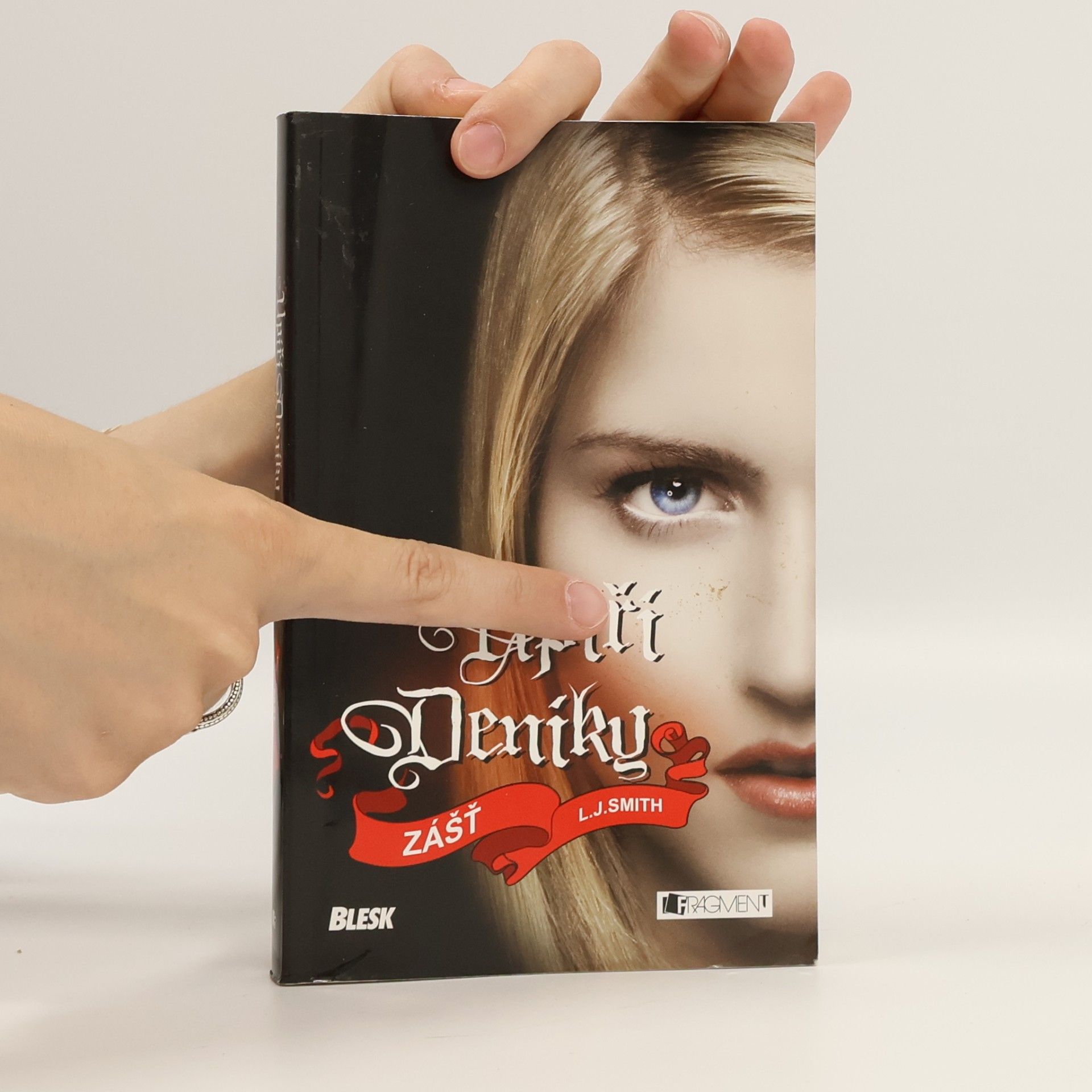 L. J. Smithová  Upíří deníky. Zášť.
