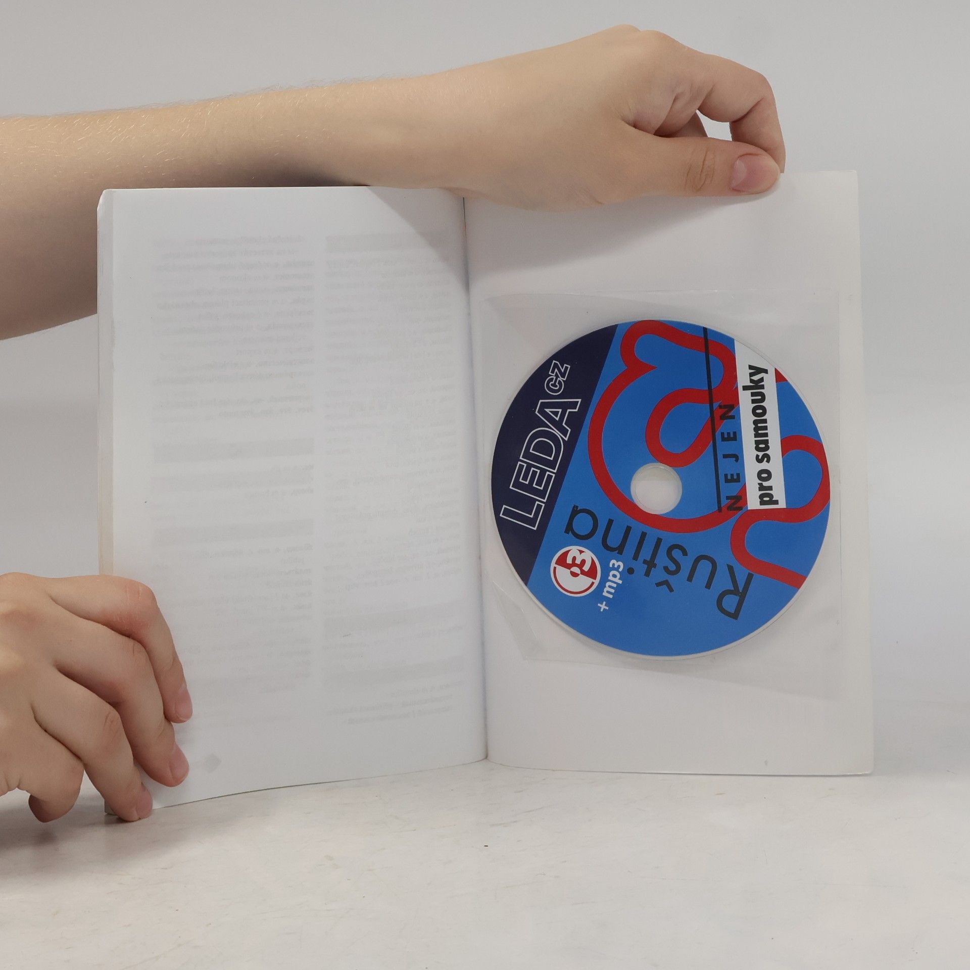 Věra Nekolová Ruština nejen pro samouky. Klíč, slovník + CD