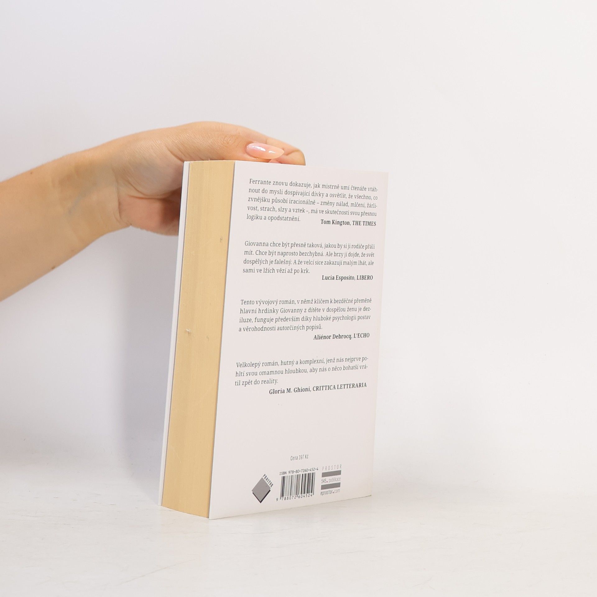 Elena Ferrante Prolhaný život dospělých