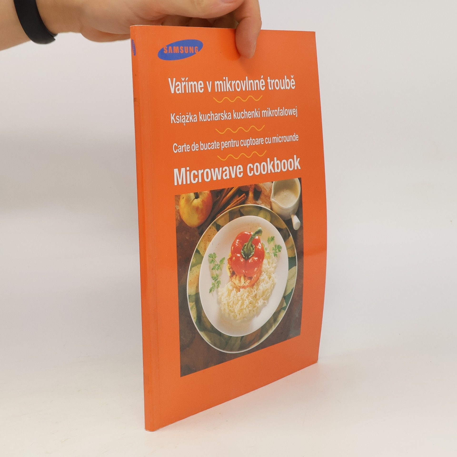 Kolektiv autorů Vaříme v mikrovlnné troubě. Książka kucharska kuchenki mikrofalowej. Carte de bucate pentru cuptoare cu microunde. Microwave Cookbook