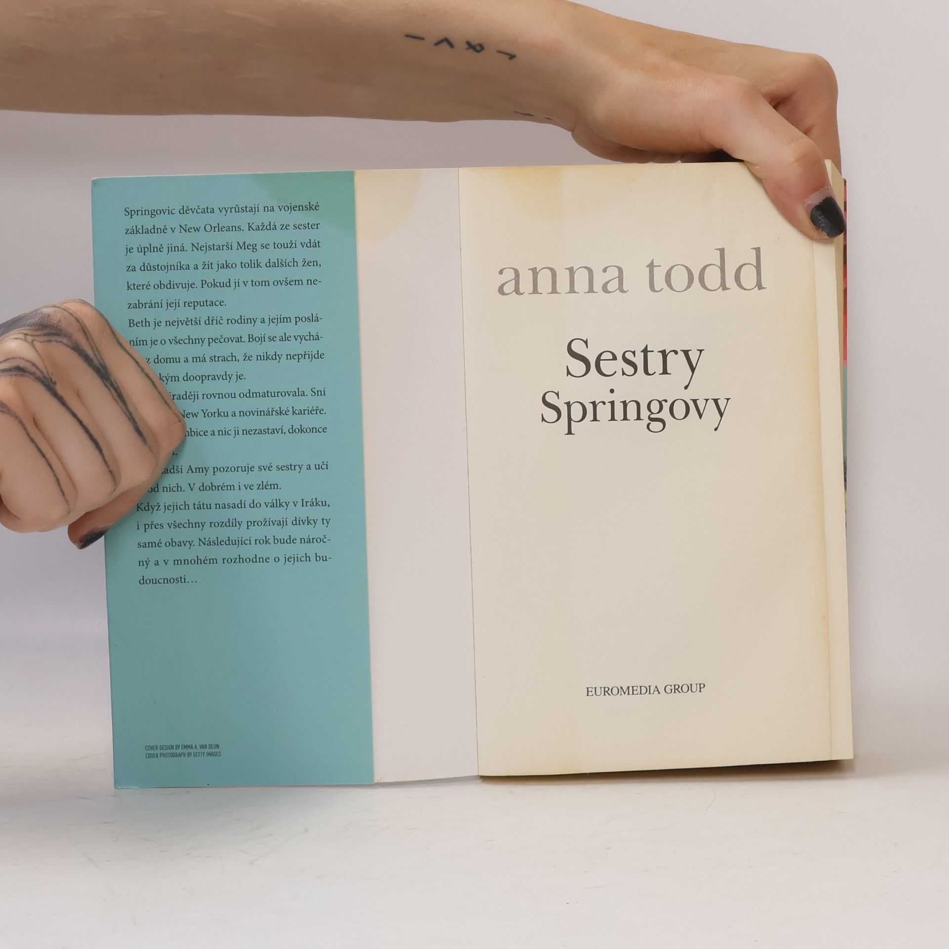 Anna Todd Sestry Springovy