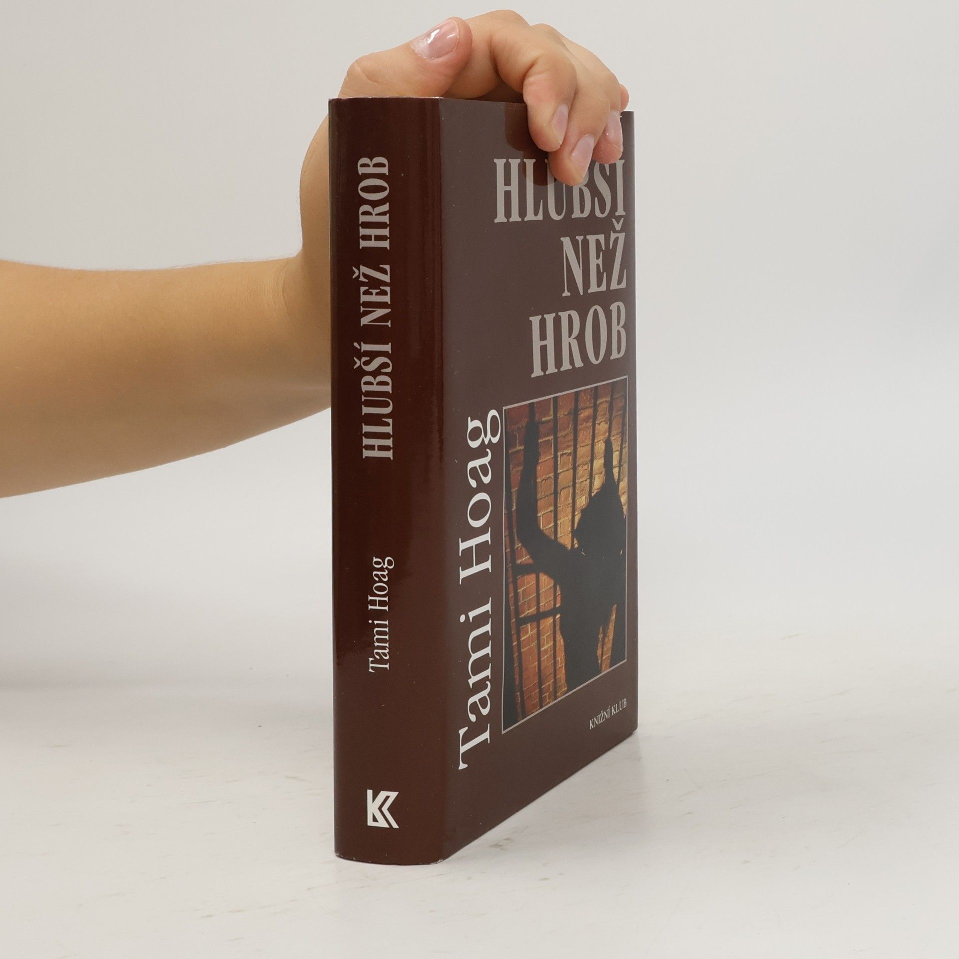 Tami Hoag Hlubší než hrob
