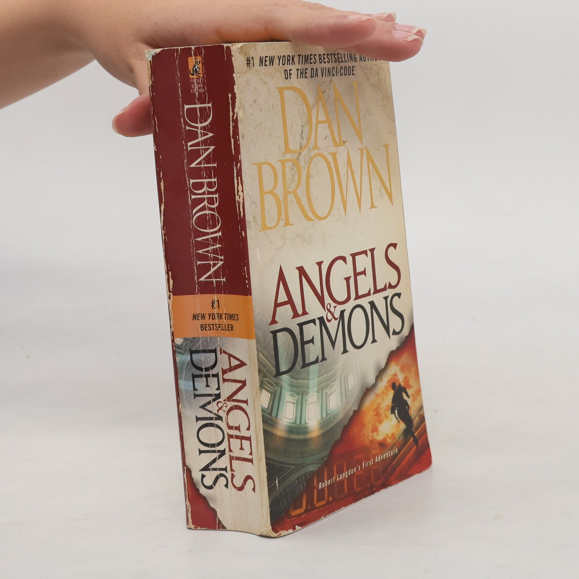 Dan Brown Angels & Demons