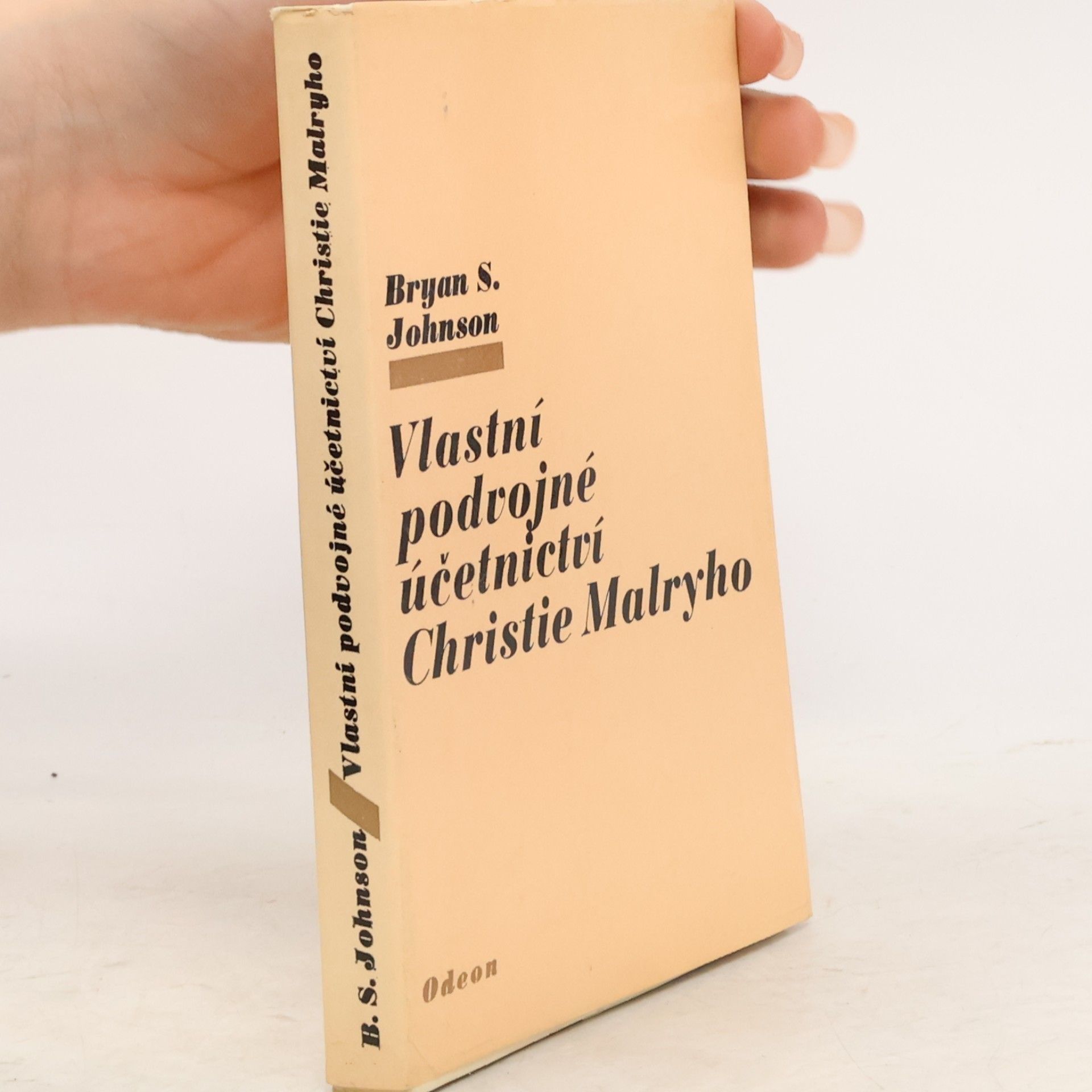 B. S. Johnson Vlastní podvojné účetnictví Christie Malryho