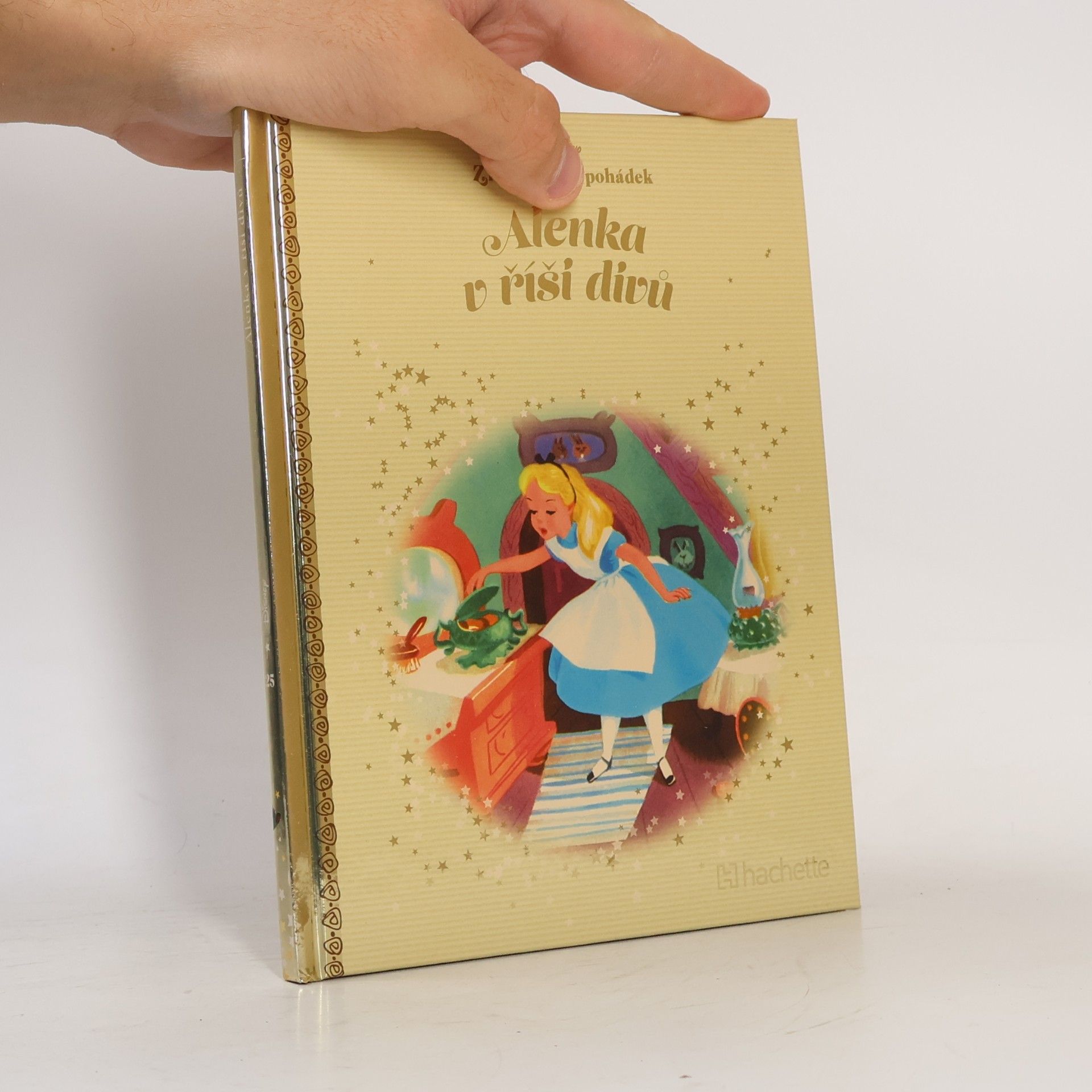 Various authors Alenka v říši divů
