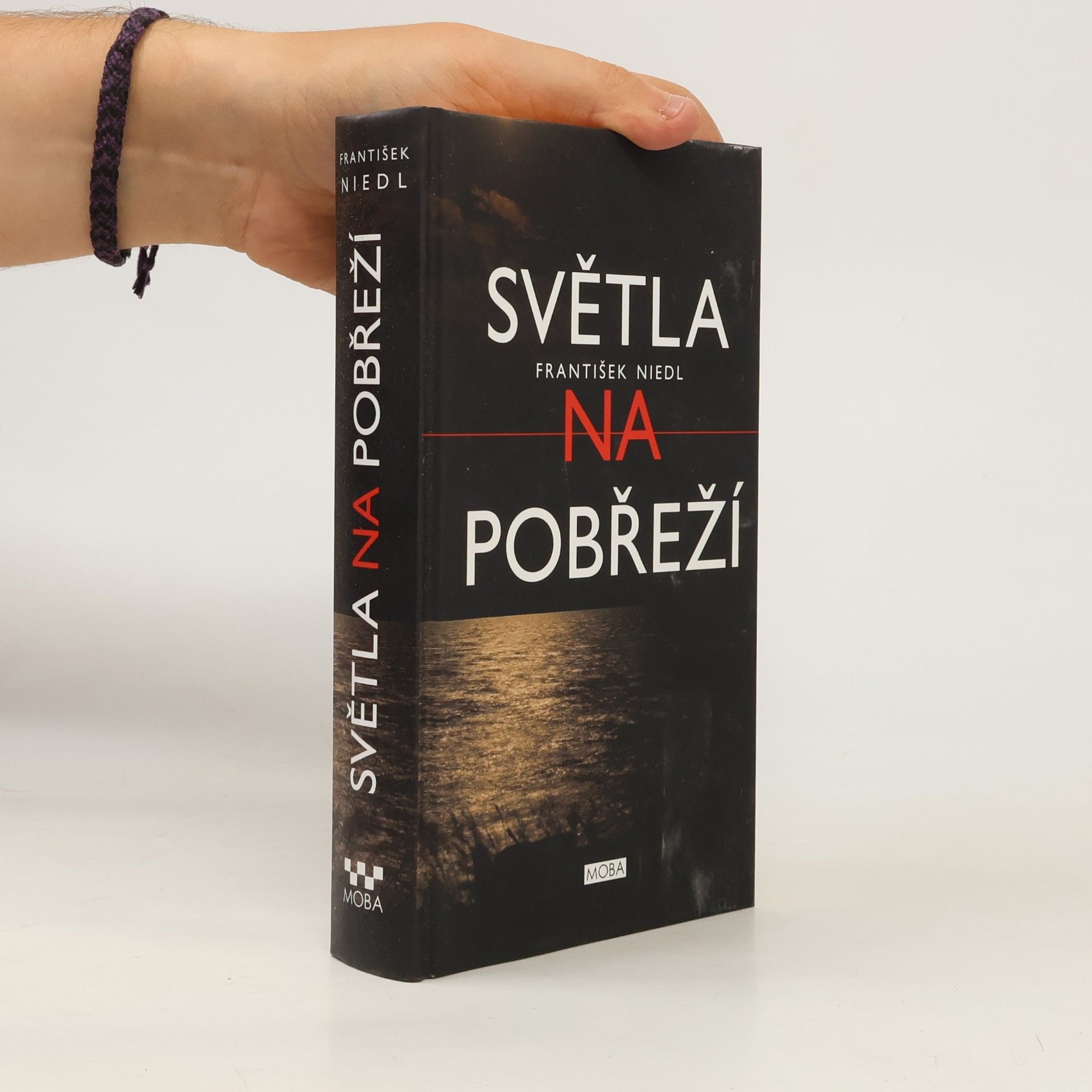 Světla na pobřeží
