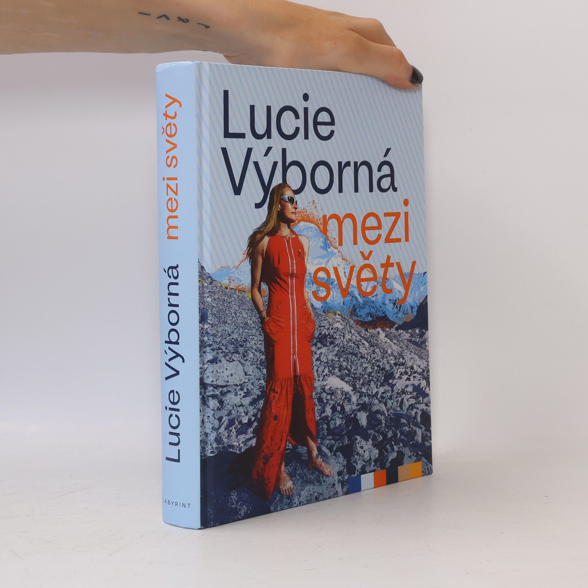 Lucie Výborná Mezi světy