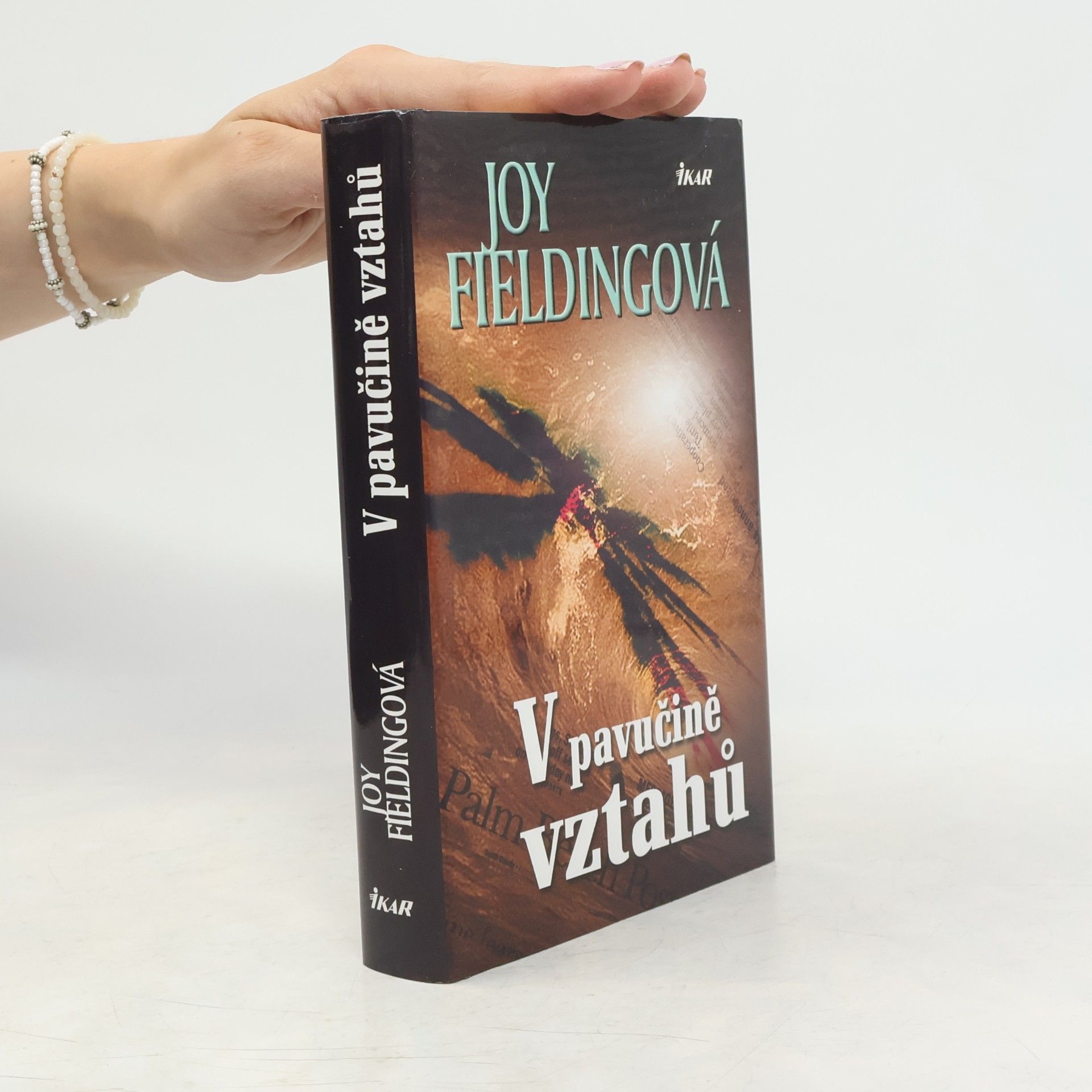 Joy Fielding V pavučině vztahů