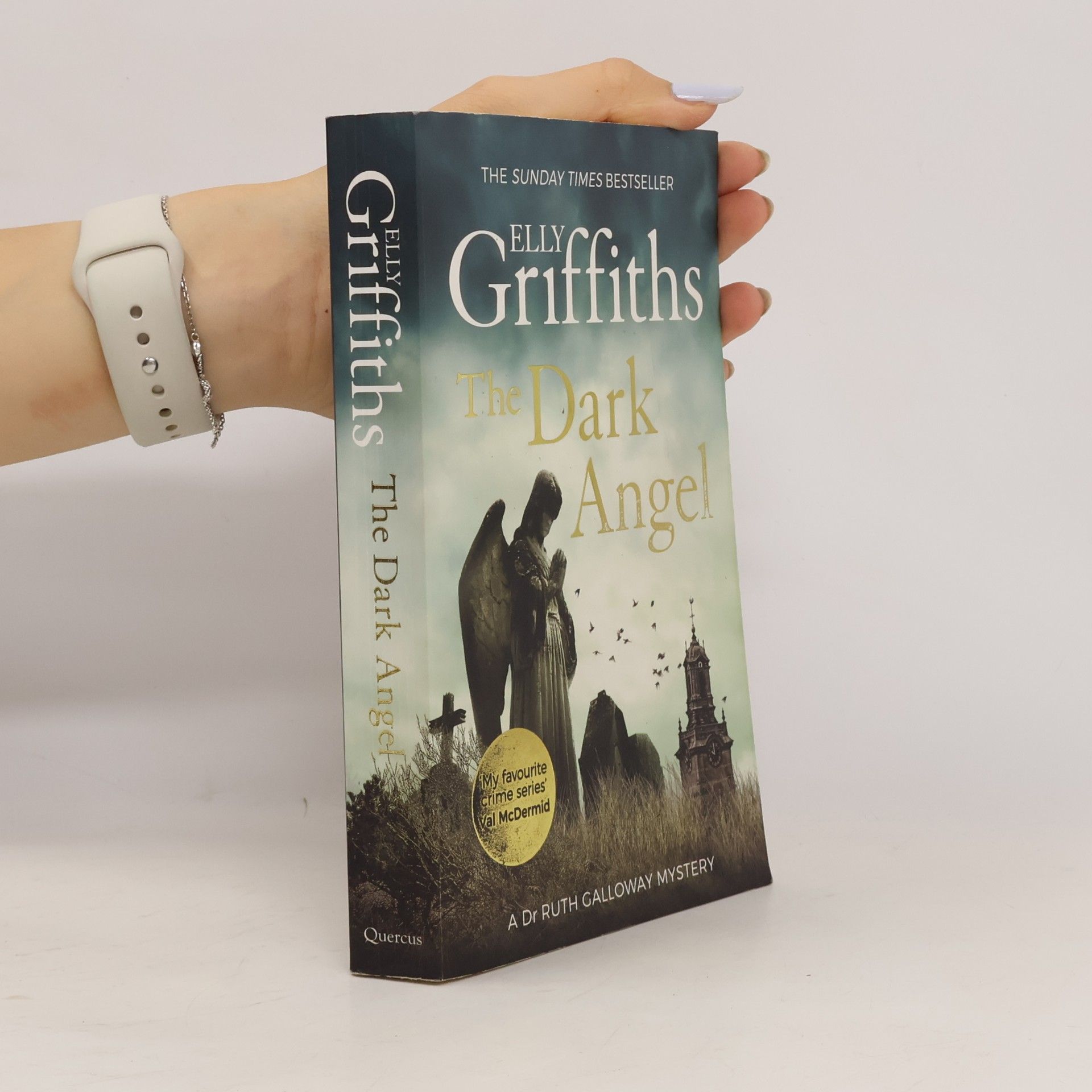 Elly Griffiths The Dark Angel