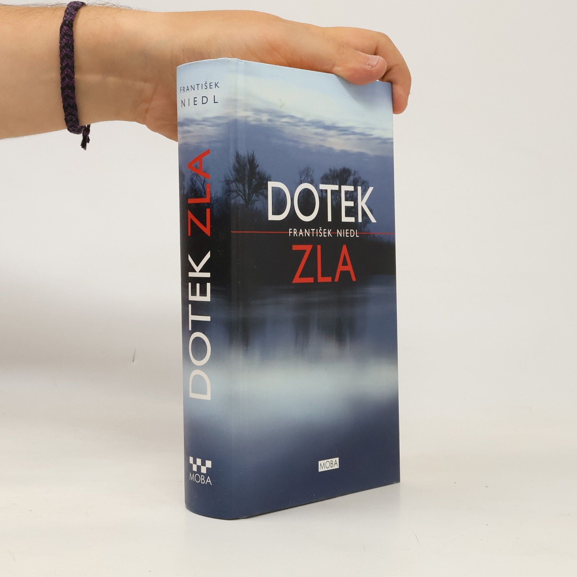 František Niedl Dotek zla