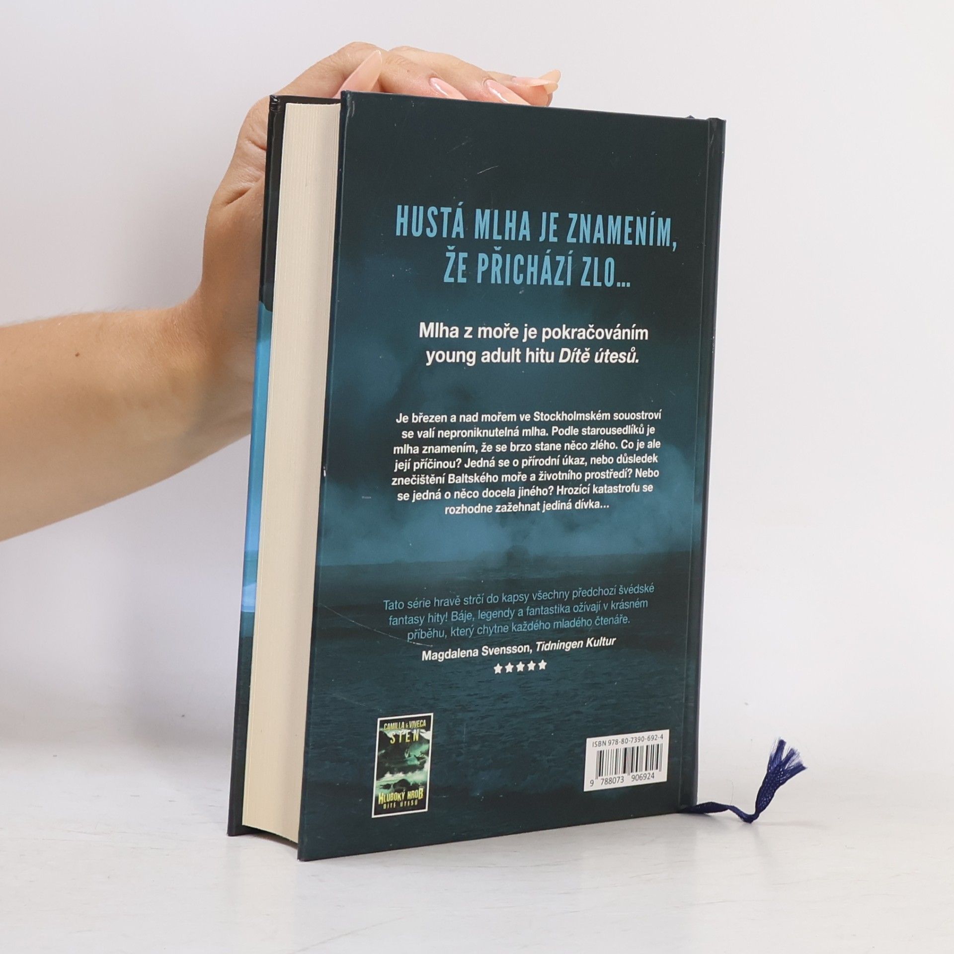 Camilla Sten Hluboký hrob. Mlha z moře