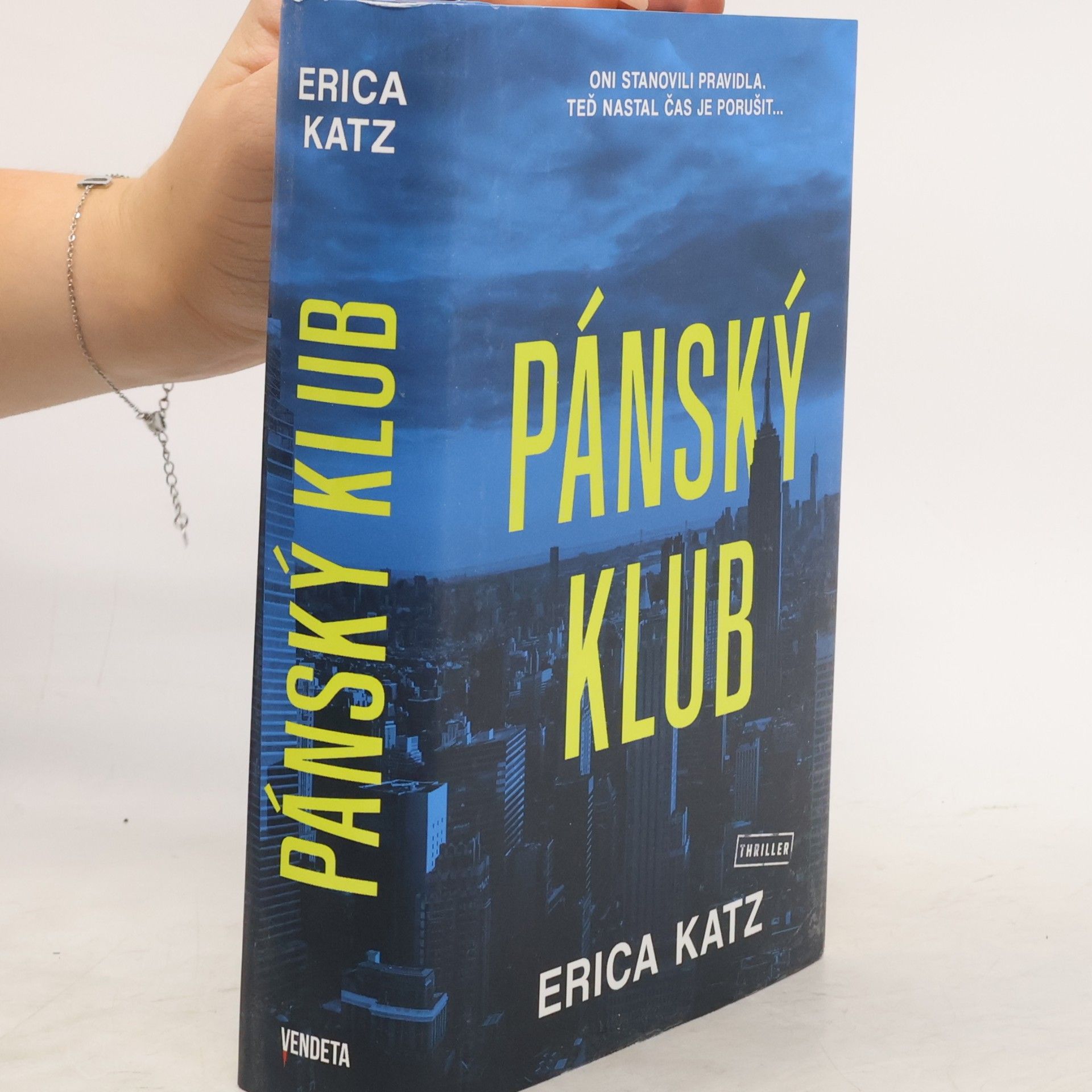 Erica Katz Pánský klub
