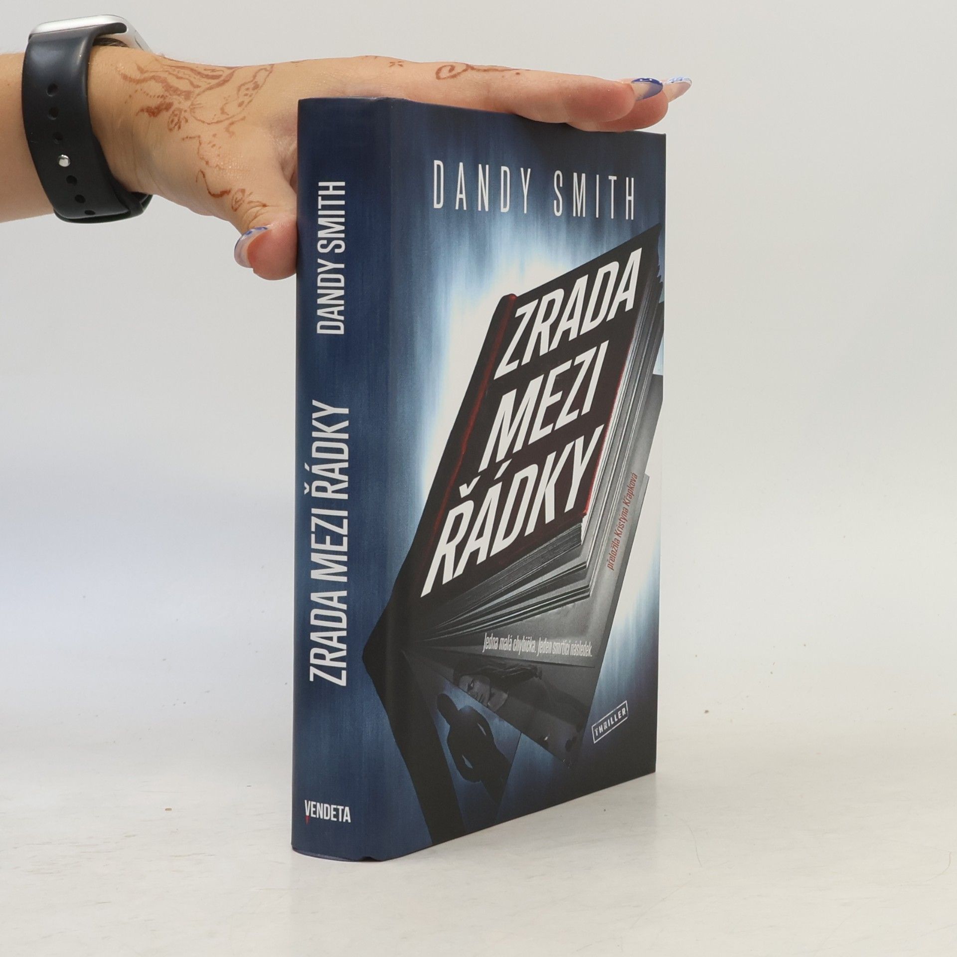Dandy Smith Zrada mezi řádky