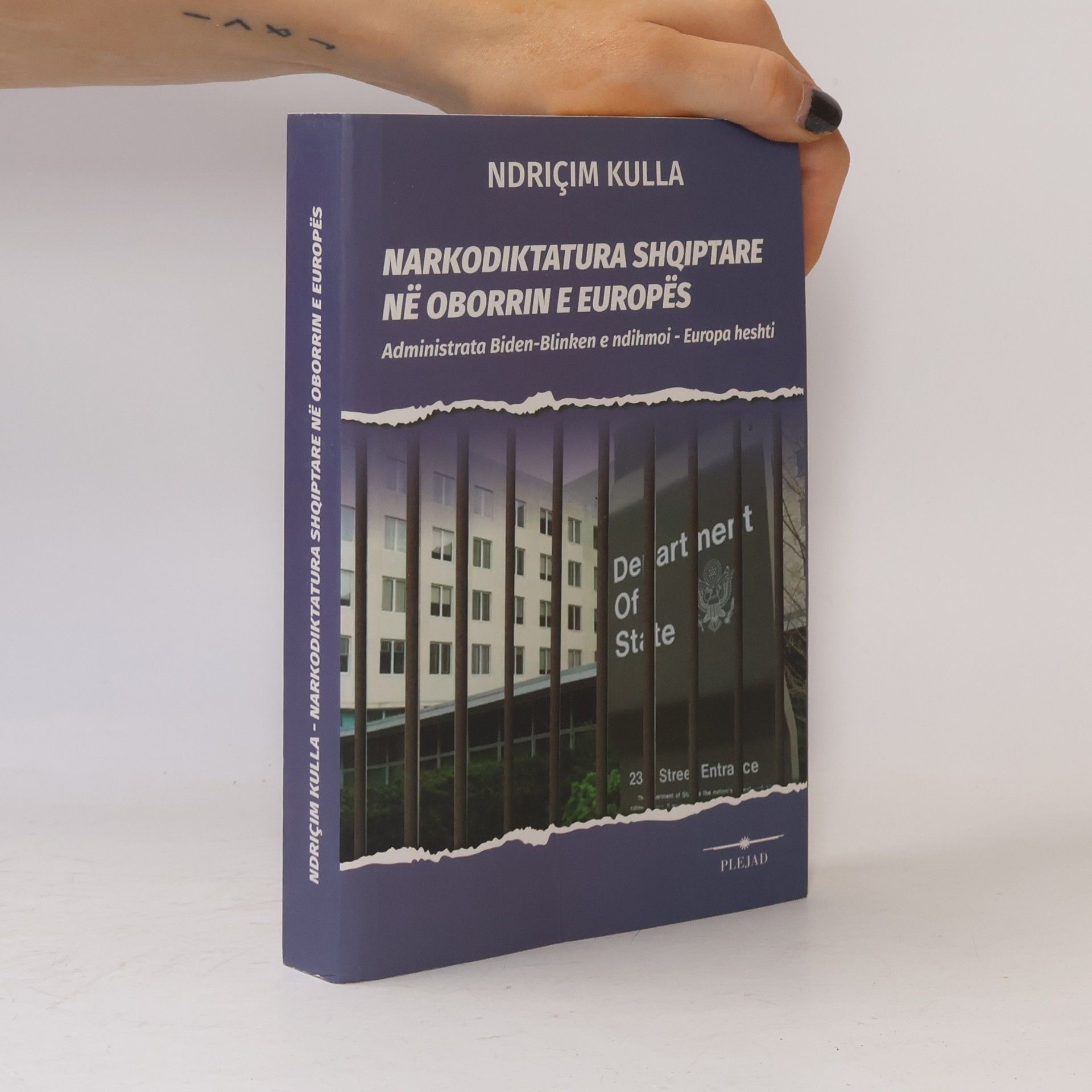 Narkodiktatura shqiptare në oborrin e Europës
