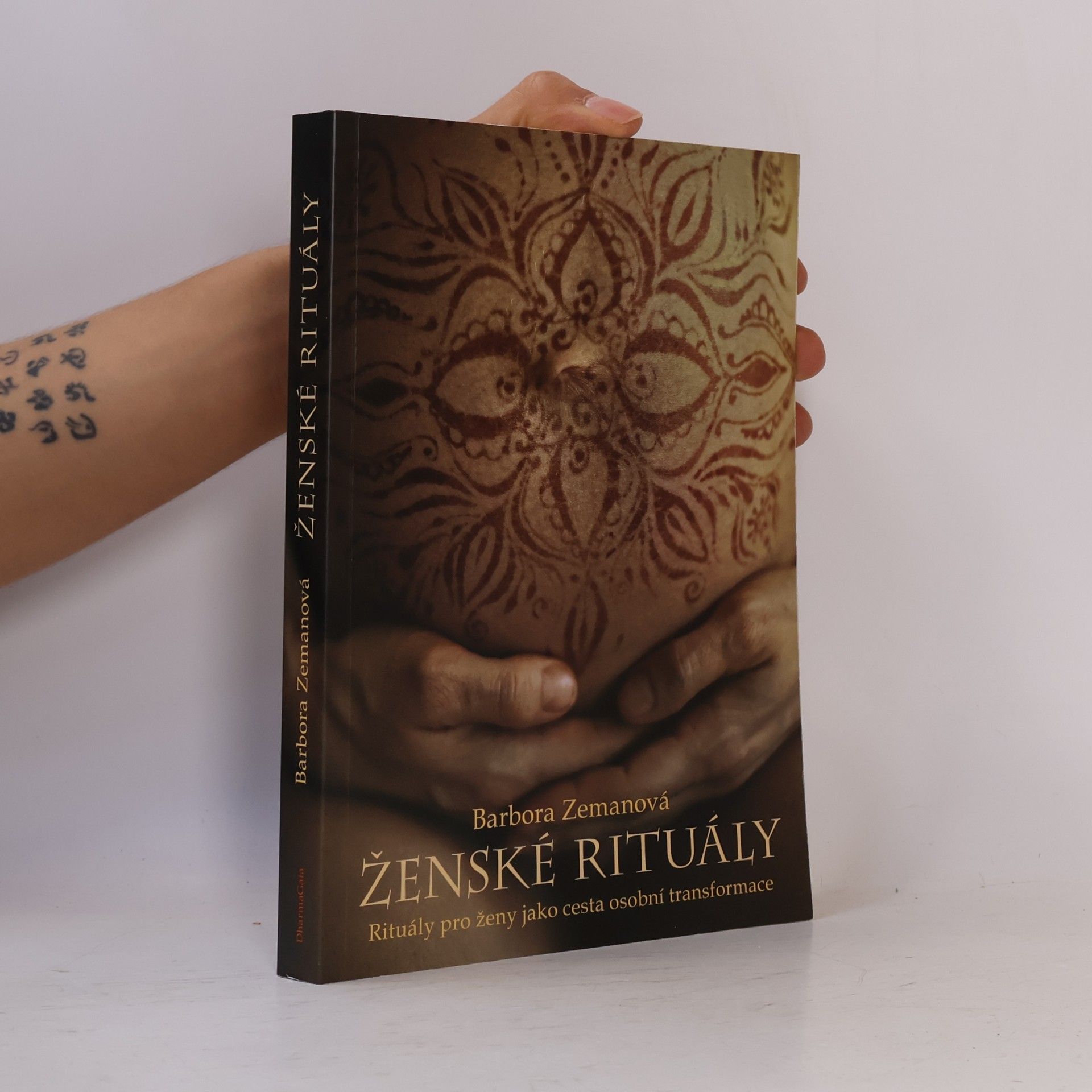 Barbora Zemanová Ženské rituály: Rituály pro ženy jako cesta osobní transformace