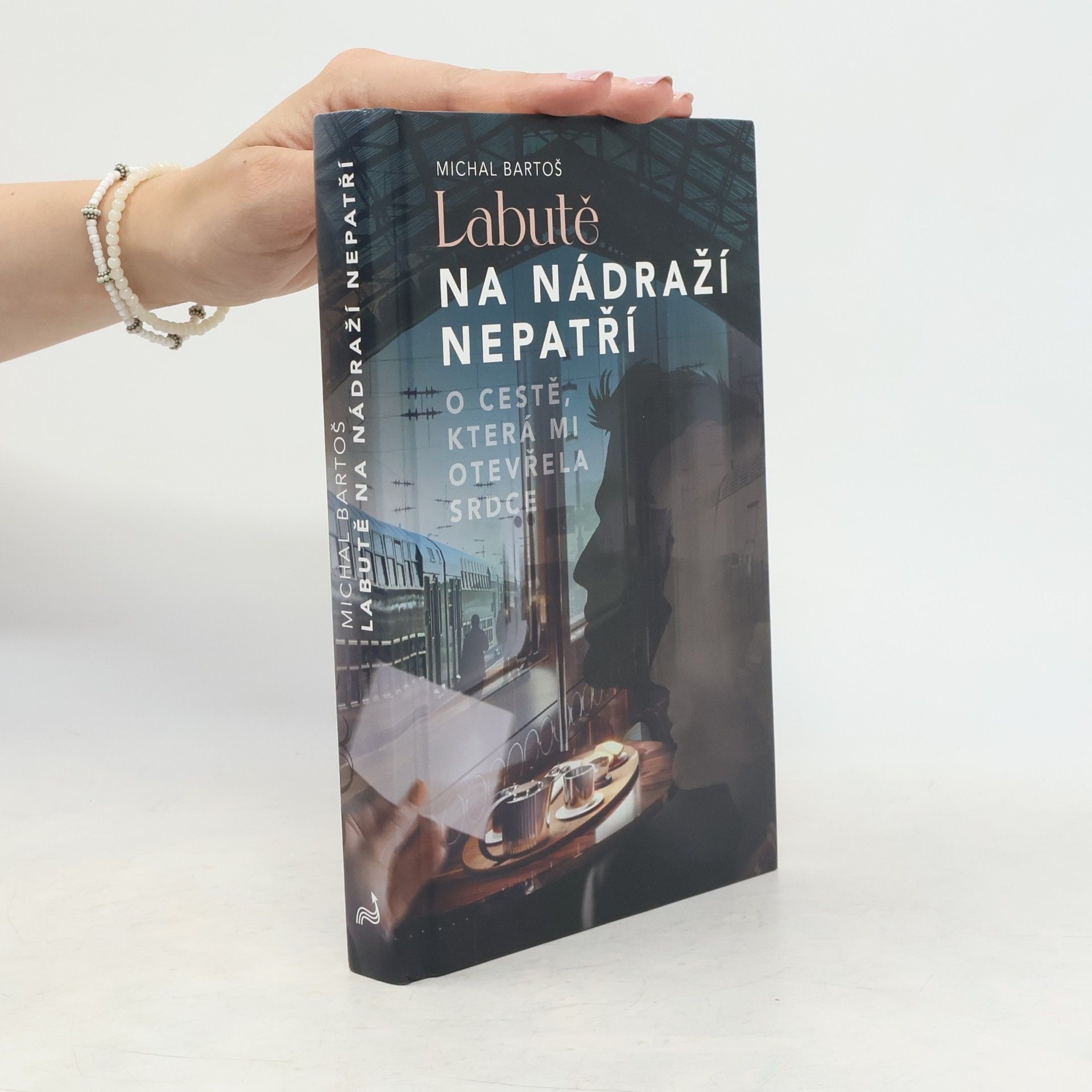 Michal Bartoš Labutě na nádraží nepatří