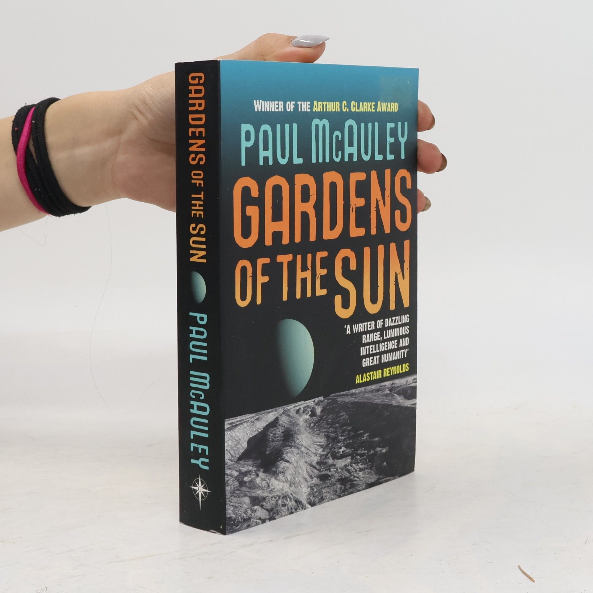 Paul J. McAuley Gardens of the Sun