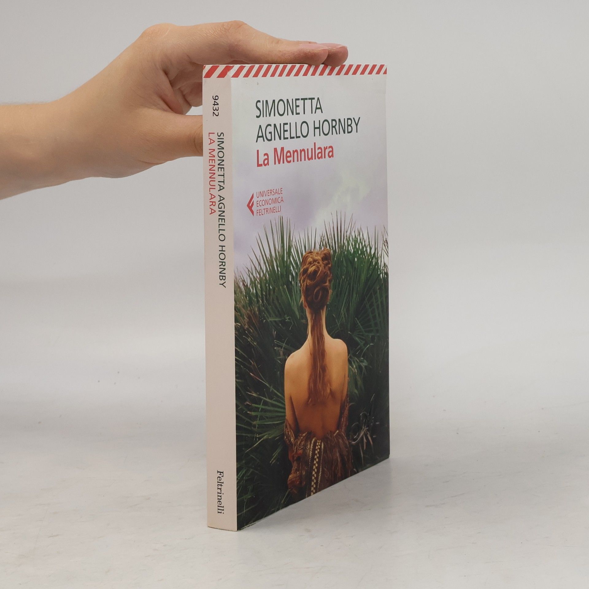 Simonetta Agnello Hornby Universale economica - 1: La Mennulara