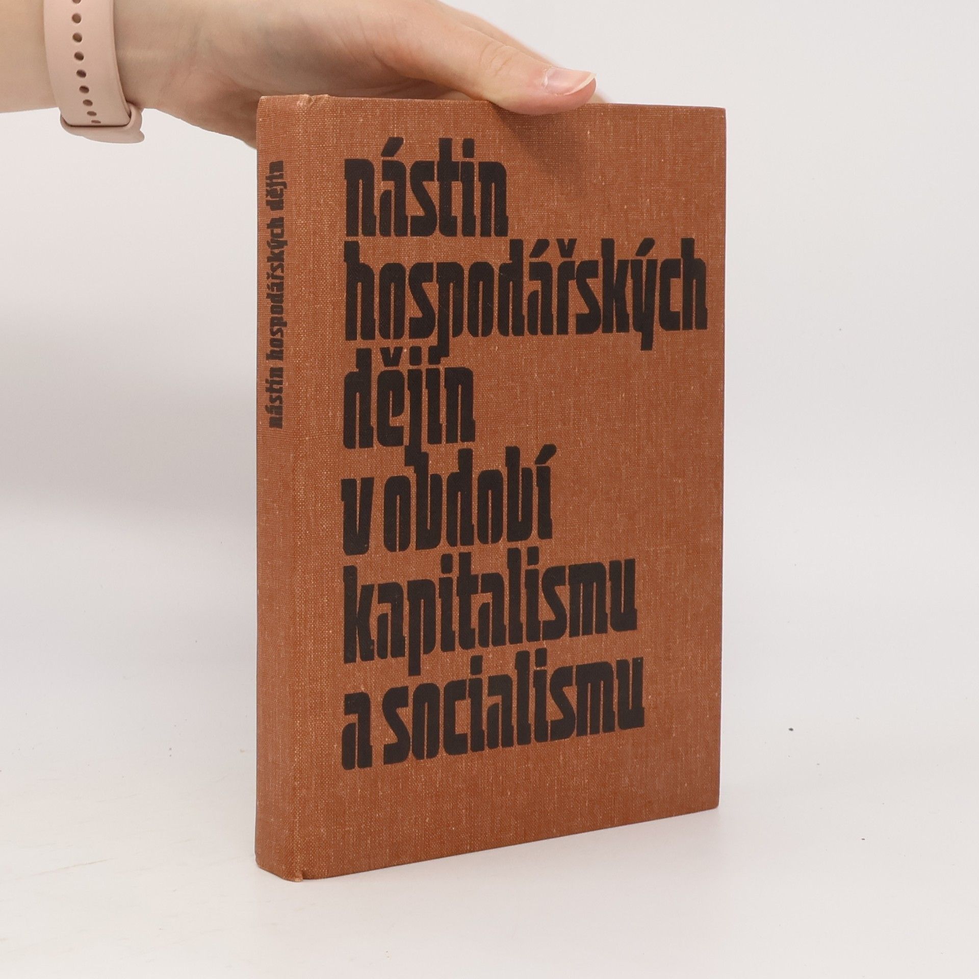 Václav Průcha Nástin hospodářských dějin v období kapitalismu a socialismu